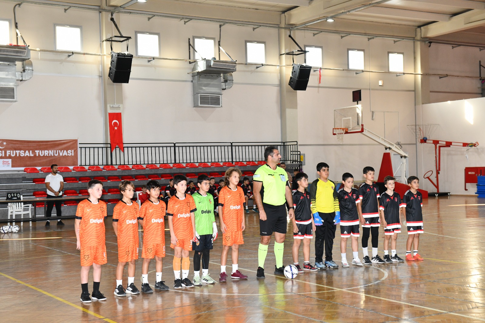 Çiğli’de Cumhuriyet Coşkusu Futsal Sahasında Yaşandı (2)
