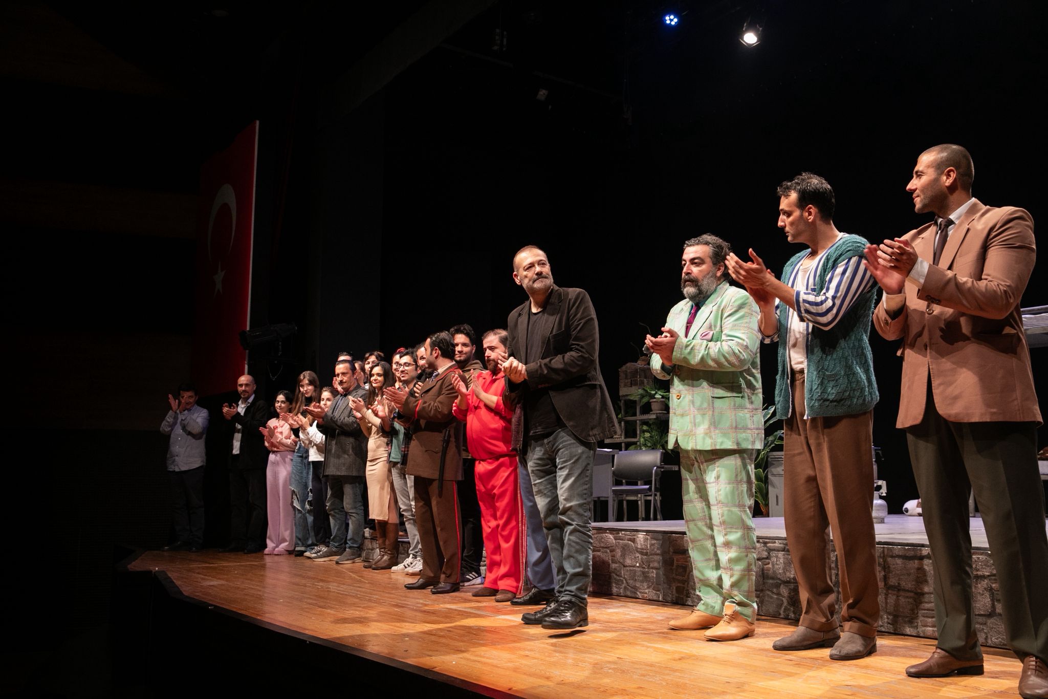‘Çok Tuhaf Soruşturma’ Ile Sezon Açıldı (4)