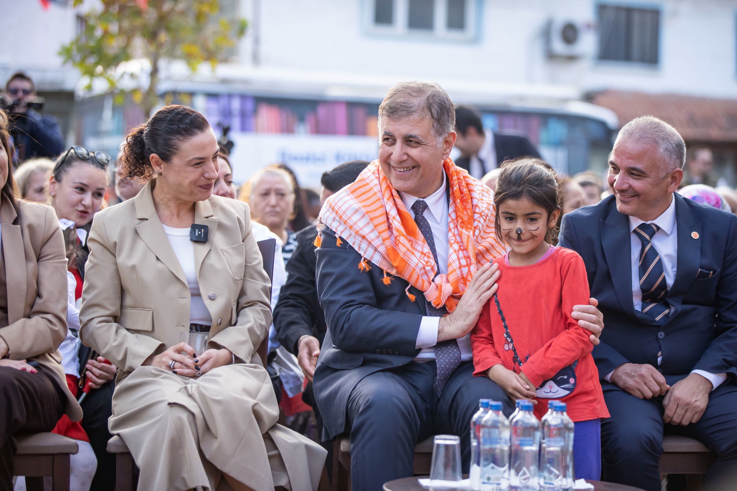 'Cumhuriyet En Çok İzmir’e Yakışır' Bayram Coşkusu Belevi’de Doruğa Çıktı (1)