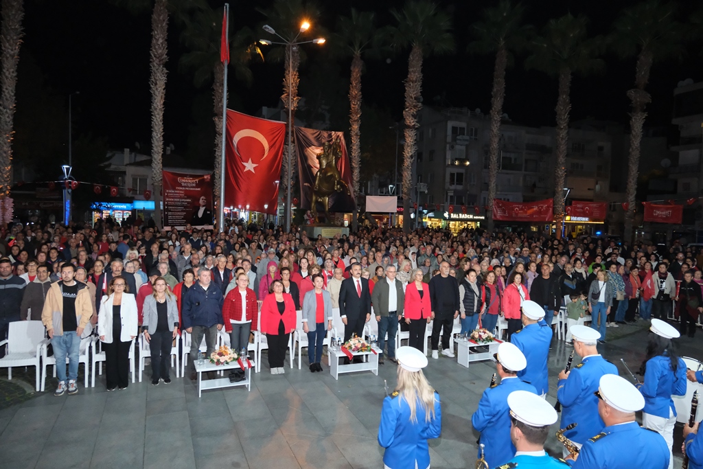 Cumhuriyetimizin 102. Yılı Türkiye’nin Dört Bir Yanında Olduğu Gibi Dikili’de De Büyük Bir Coşkuyla Kutlandı (2)