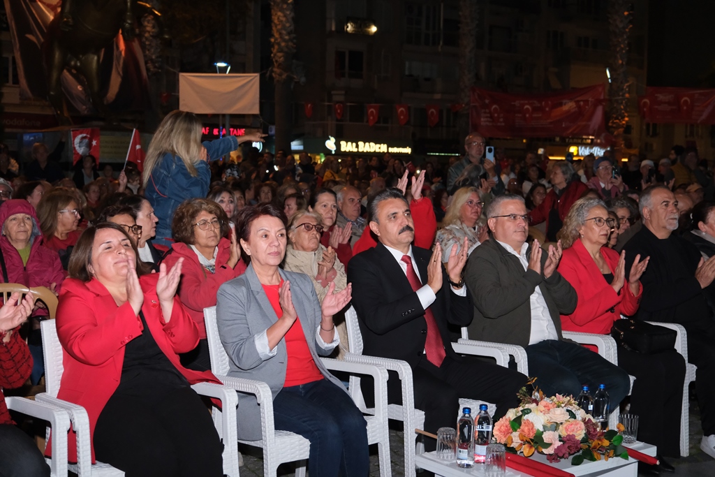 Cumhuriyetimizin 102. Yılı Türkiye’nin Dört Bir Yanında Olduğu Gibi Dikili’de De Büyük Bir Coşkuyla Kutlandı (3)