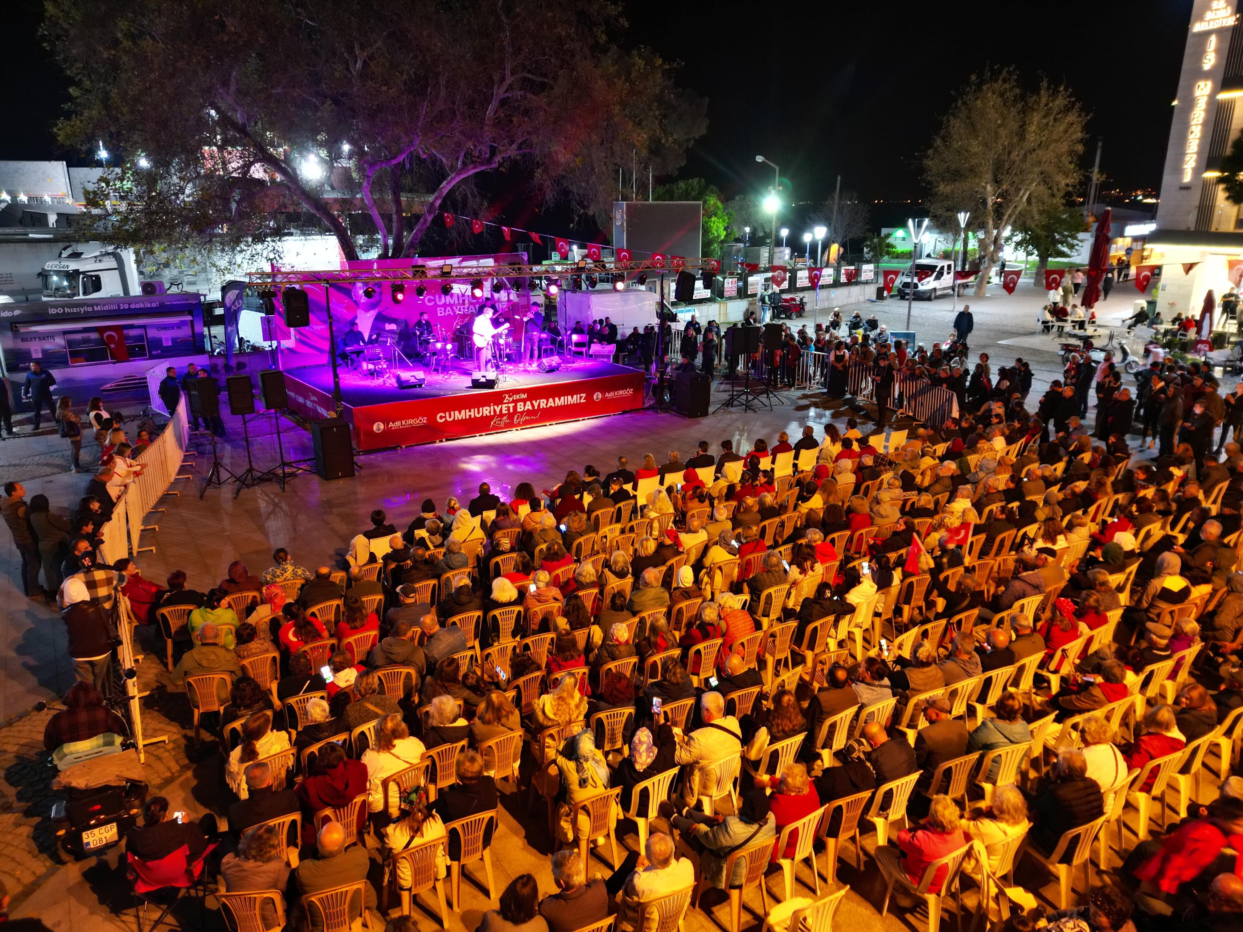 Cumhuriyetimizin 102. Yılı Türkiye’nin Dört Bir Yanında Olduğu Gibi Dikili’de De Büyük Bir Coşkuyla Kutlandı (6)