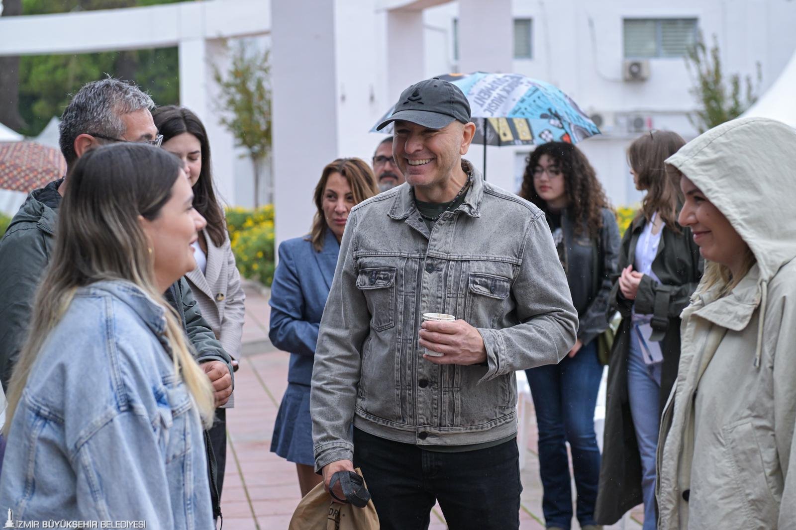 Demir Demirkan, 'Zamanda Saklı' Kitabını İzmirlilerle Buluşturdu (1)