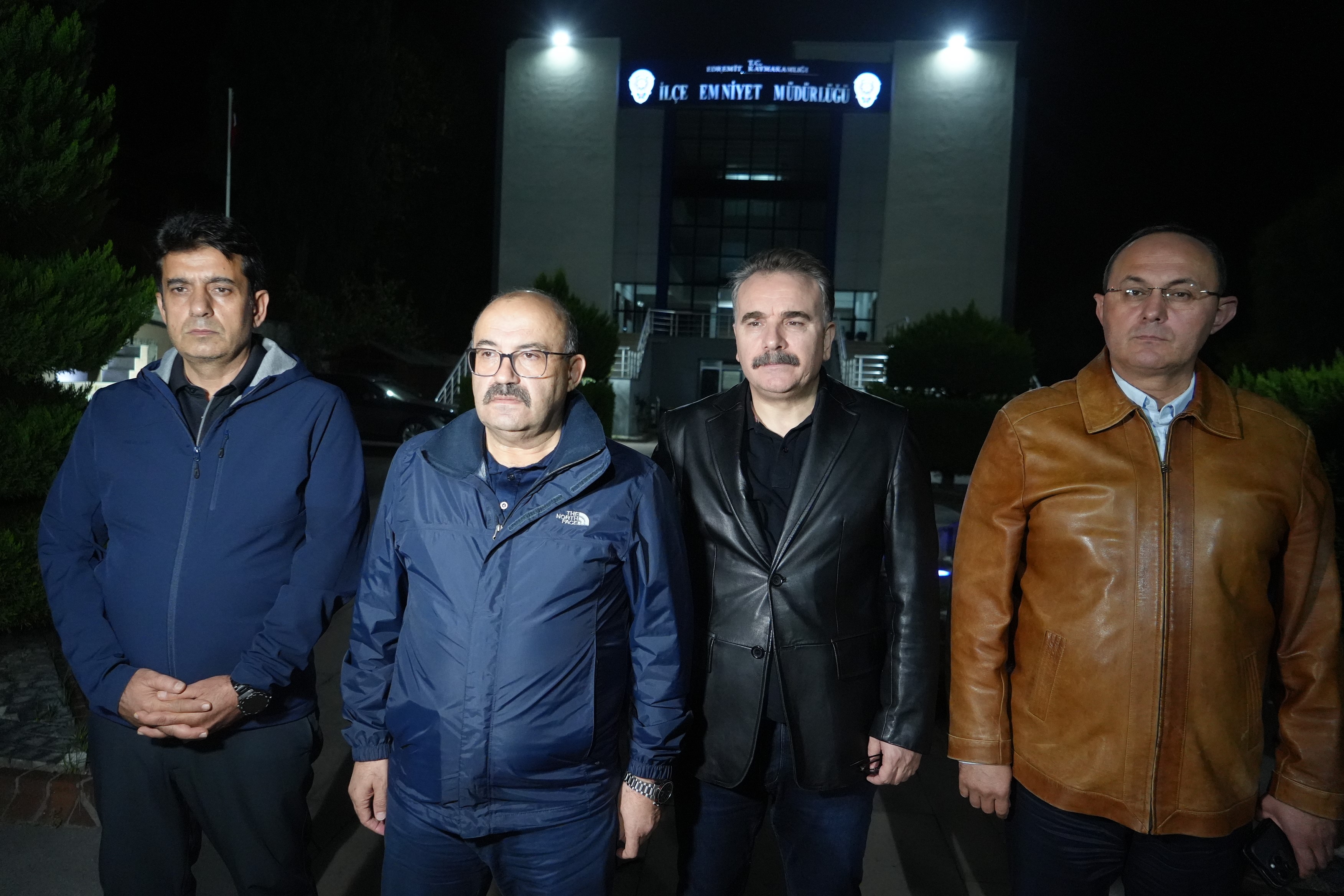 Edremit’te Silahlı Saldırgan Dehşet Saçtı! 2 Kişiyi Öldürdü, 2'Si Polis 7 Kişiyi Yaraladı (2)