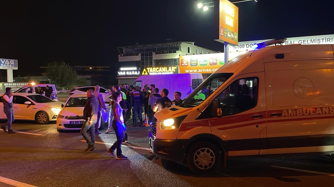 Edremit’te Silahlı Saldırgan Dehşet Saçtı! 2 Kişiyi Öldürdü, 2'Si Polis 7 Kişiyi Yaraladı (3)