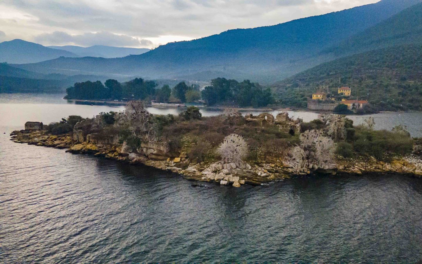 Ege’nin Gözden Kaçan Doğa Harikası Kamp Ve Yürüyüş Keyfi Bir Arada (1)