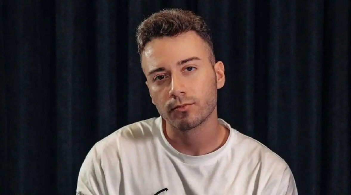 Enes Batur 1