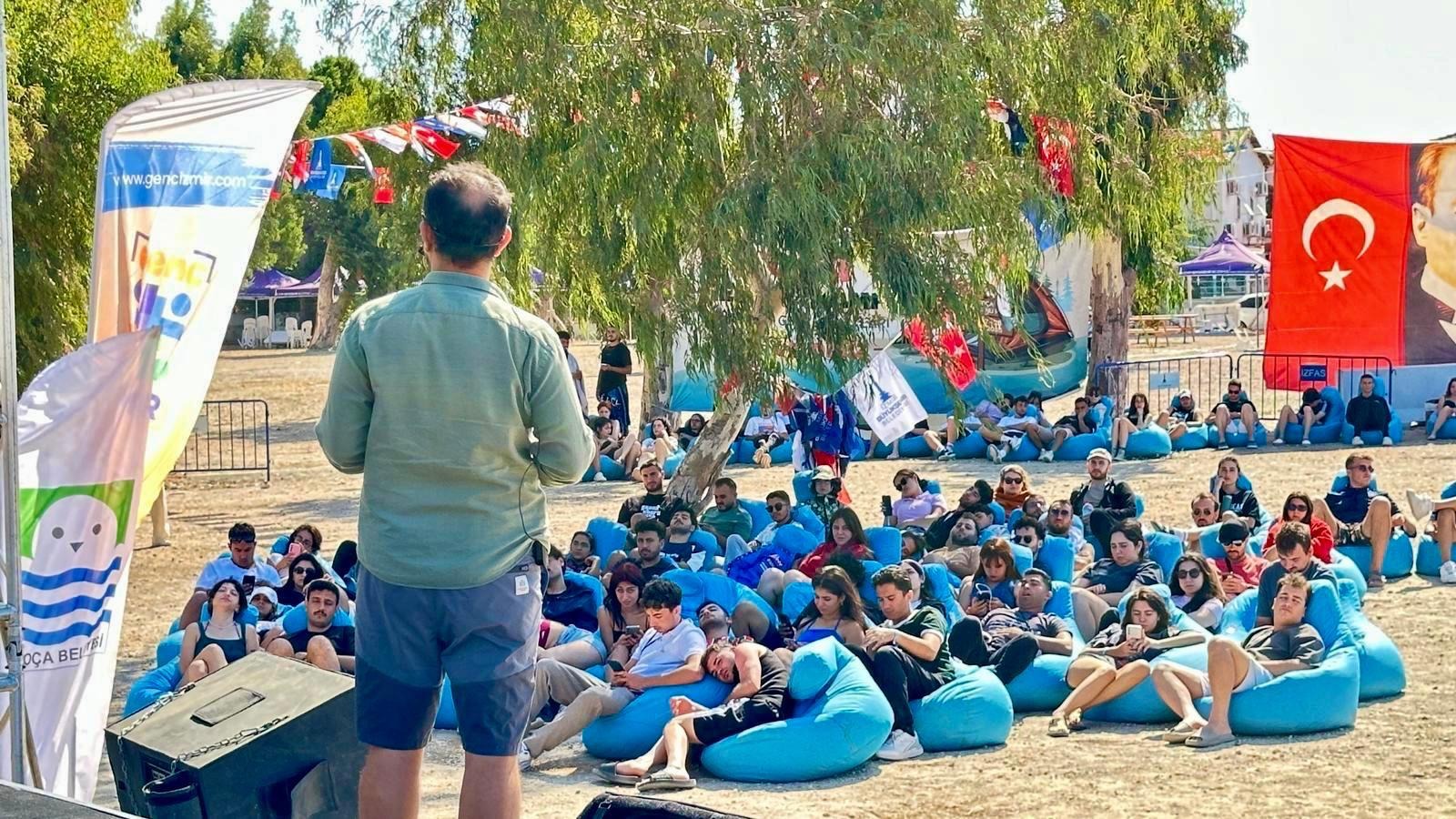 Foça’da Gençler Eğlenceye Doydu 1