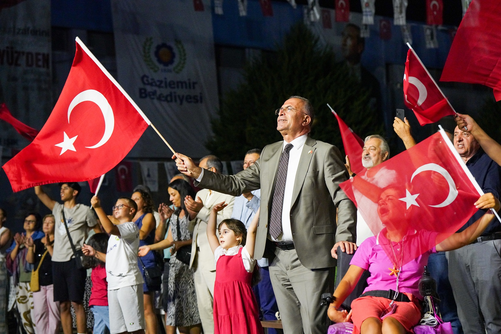 Gaziemir’de Cumhuriyet Coşkusu 4 Gün Boyunca Sürecek! (3)