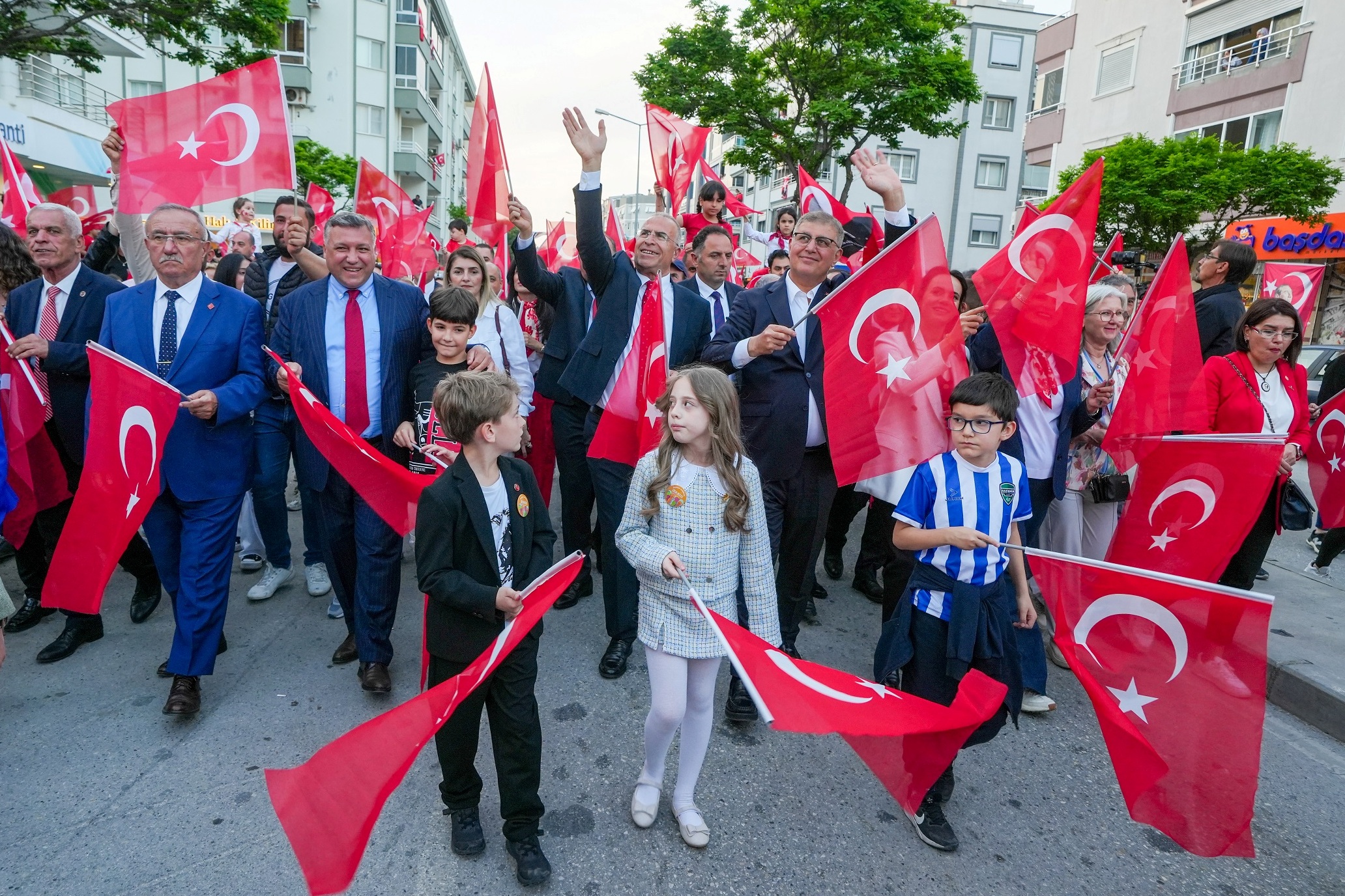 Gaziemir’de Cumhuriyet Coşkusu 4 Gün Boyunca Sürecek! (5)