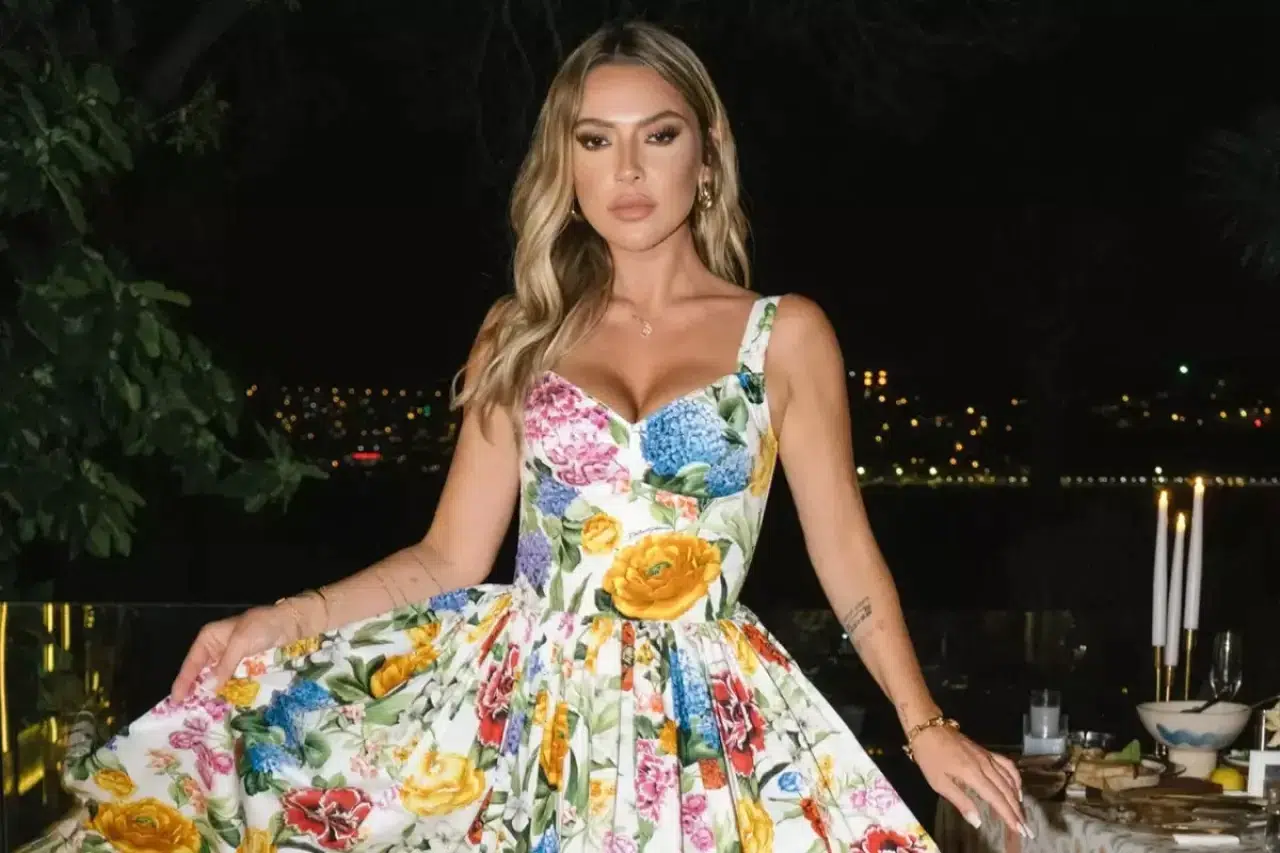 Hadise Kimdir, Nereli, Kaç Yaşında (10)