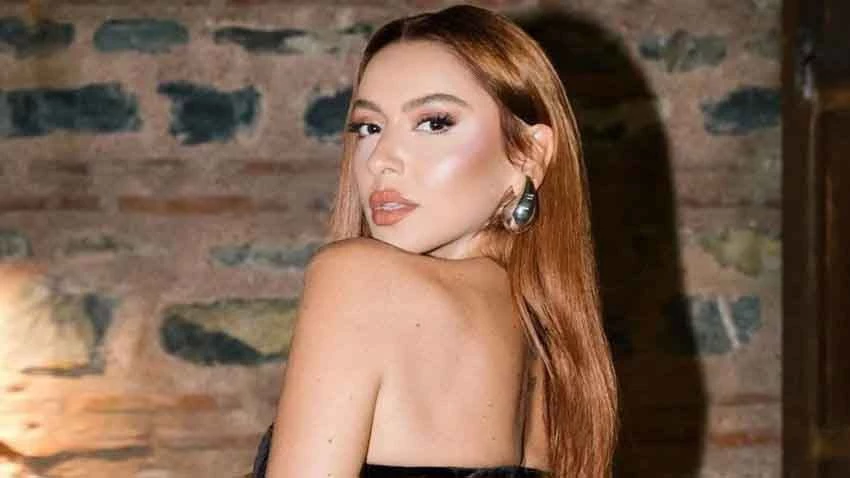 Hadise Kimdir, Nereli, Kaç Yaşında (7)