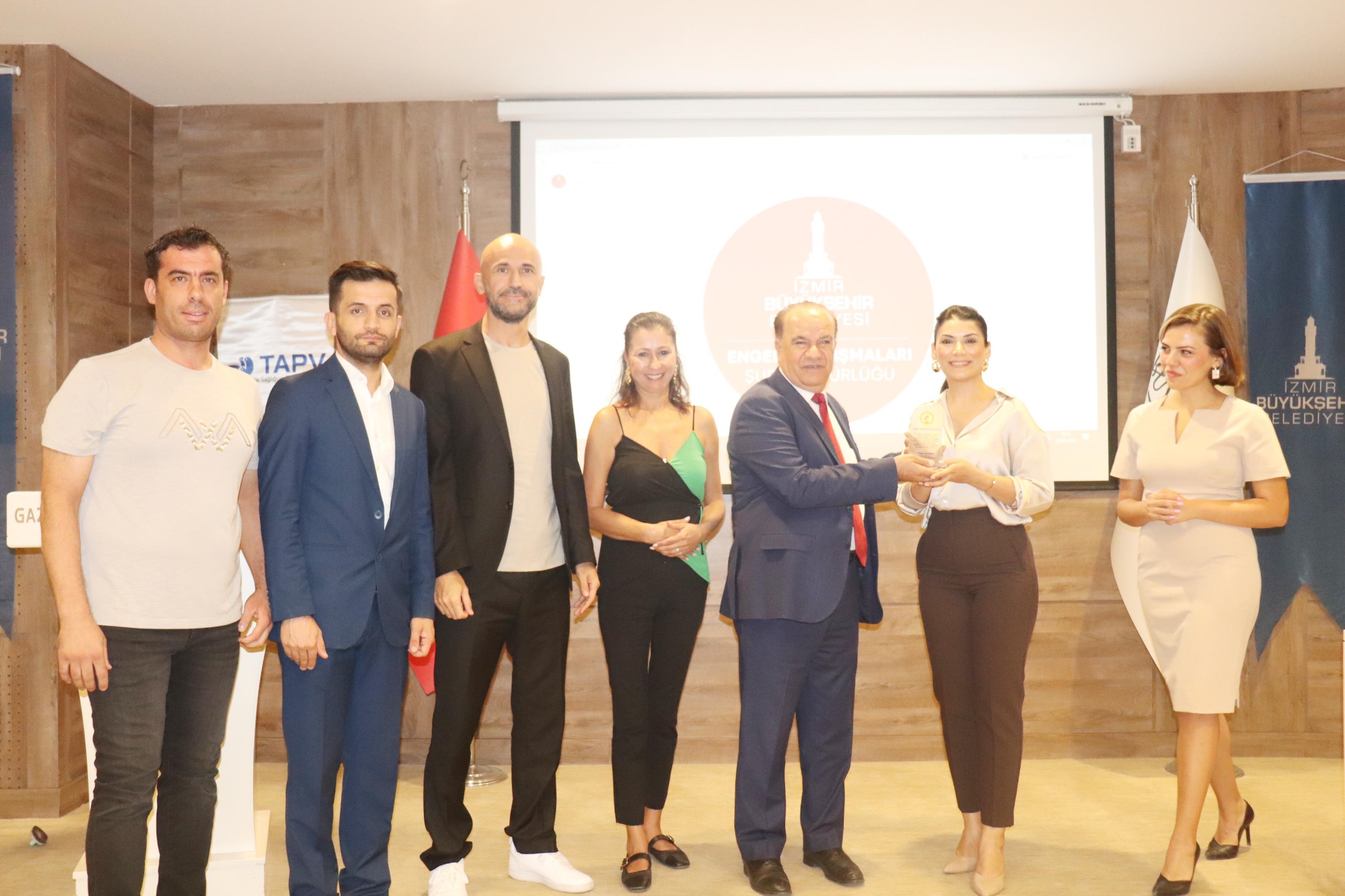 İzmir Büyükşehir’den Türkiye’ye Örnek Proje Engelli Kadınlara Sağlık Desteği (2)