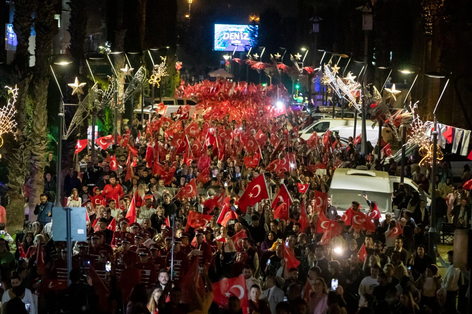 İzmir, Cumhuriyet Coşkusuna Hazırlanıyor (8)