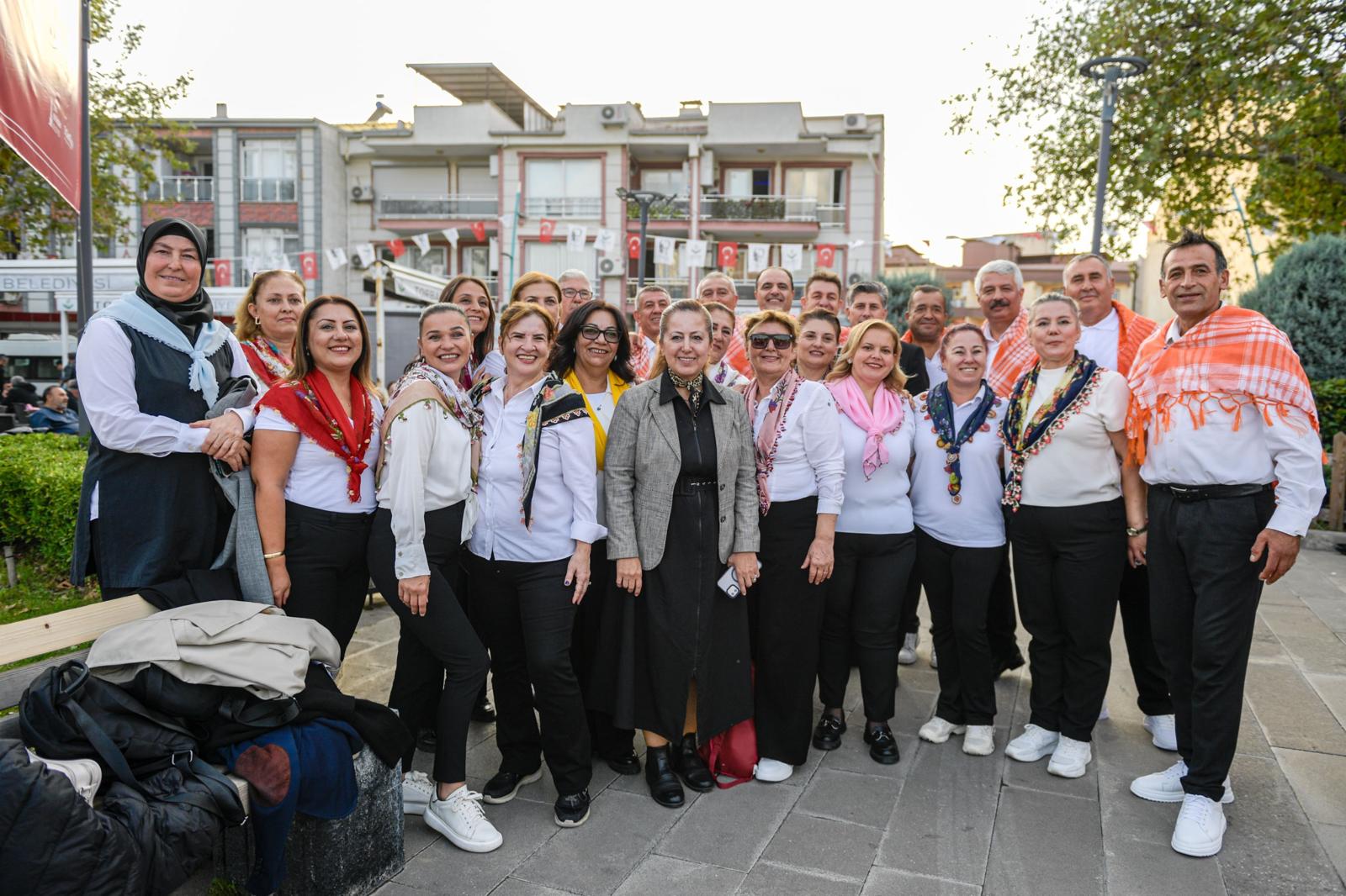 İzmir 'Cumhuriyet Her Yerde' Etkinlikleriyle Kırmızı Beyaza Büründü (13)