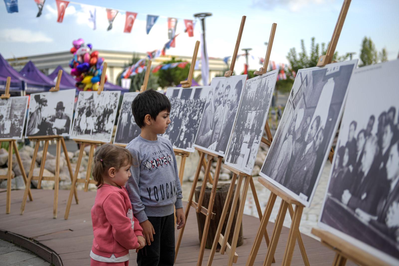 İzmir 'Cumhuriyet Her Yerde' Etkinlikleriyle Kırmızı Beyaza Büründü (9)