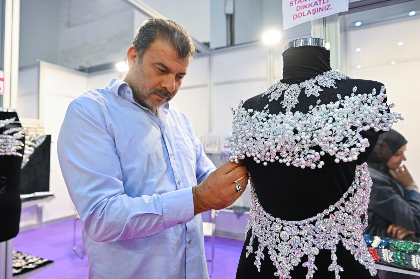 İzmir Dünya Modasına Yön Veriyor 2026 Trendleri Belli Oldu (6)-1