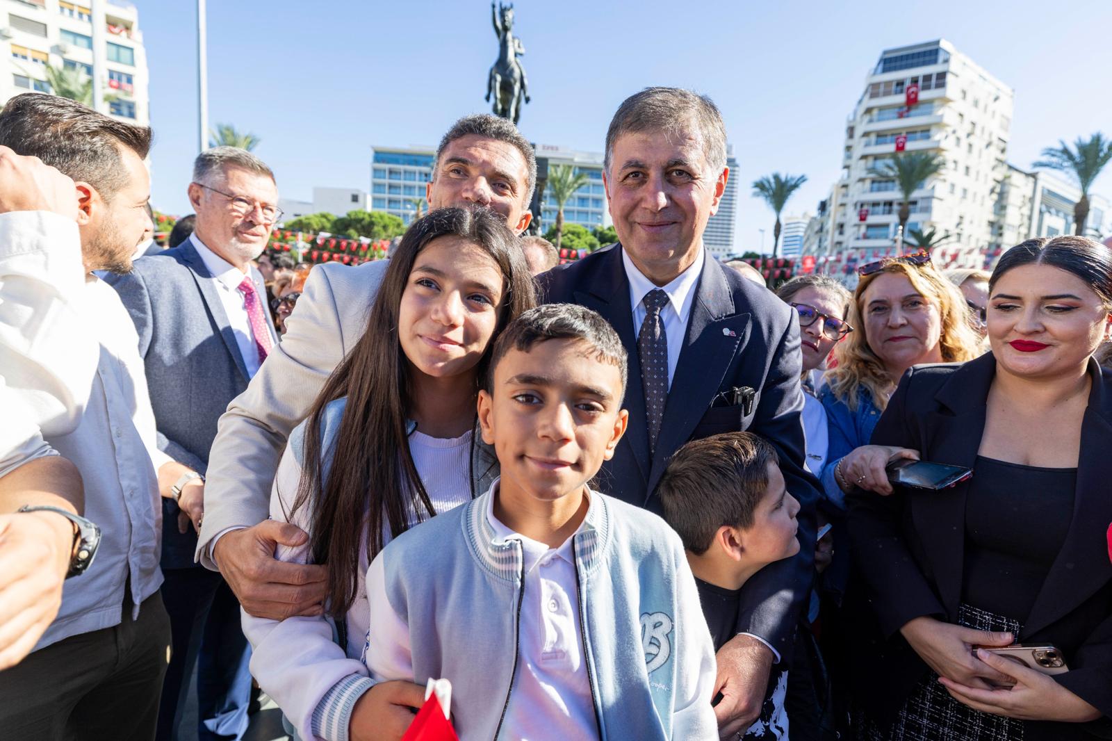 İzmir’de Chp’nin Cumhuriyet Coşkusu 'Her Chp’linin Borcu Halka' (11)