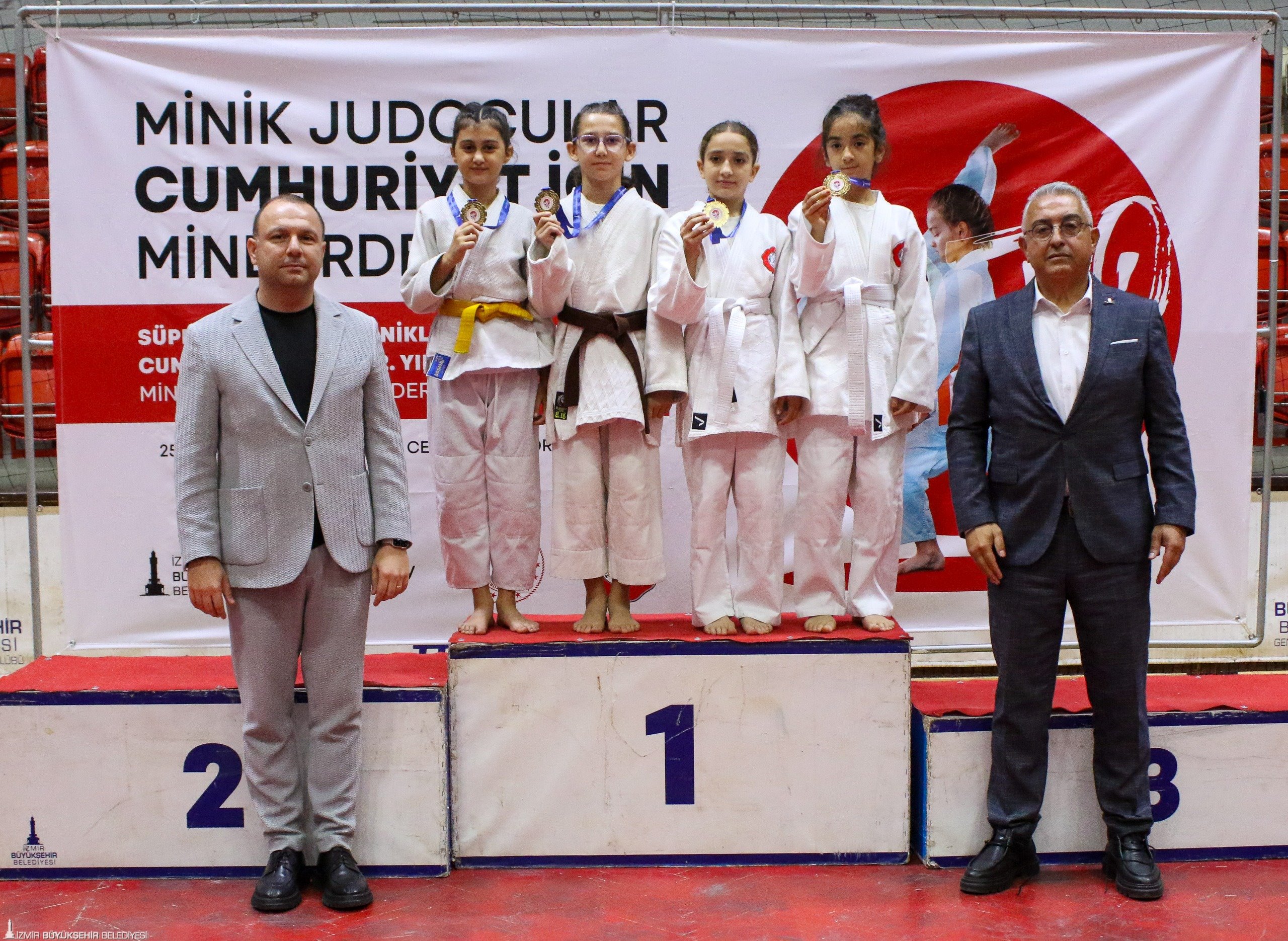 İzmir’de Cumhuriyet Coşkusu Mindere Taşındı Kültürpark’ta 350 Minik Sporcu Cumhuriyet Için Yarıştı (5)