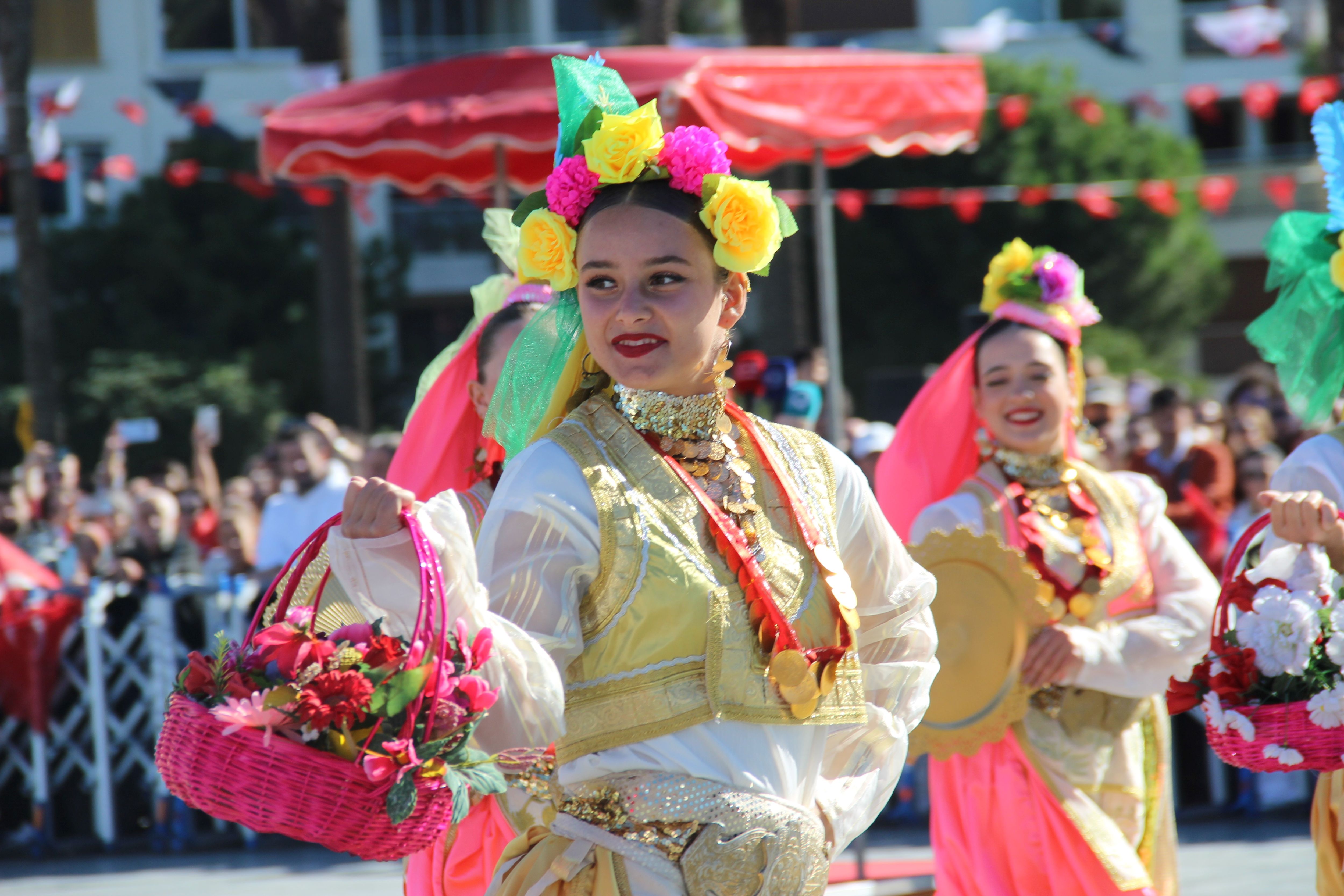 İzmir’de Cumhuriyet’in 102. Yılı Coşkuyla Kutlandı (11)