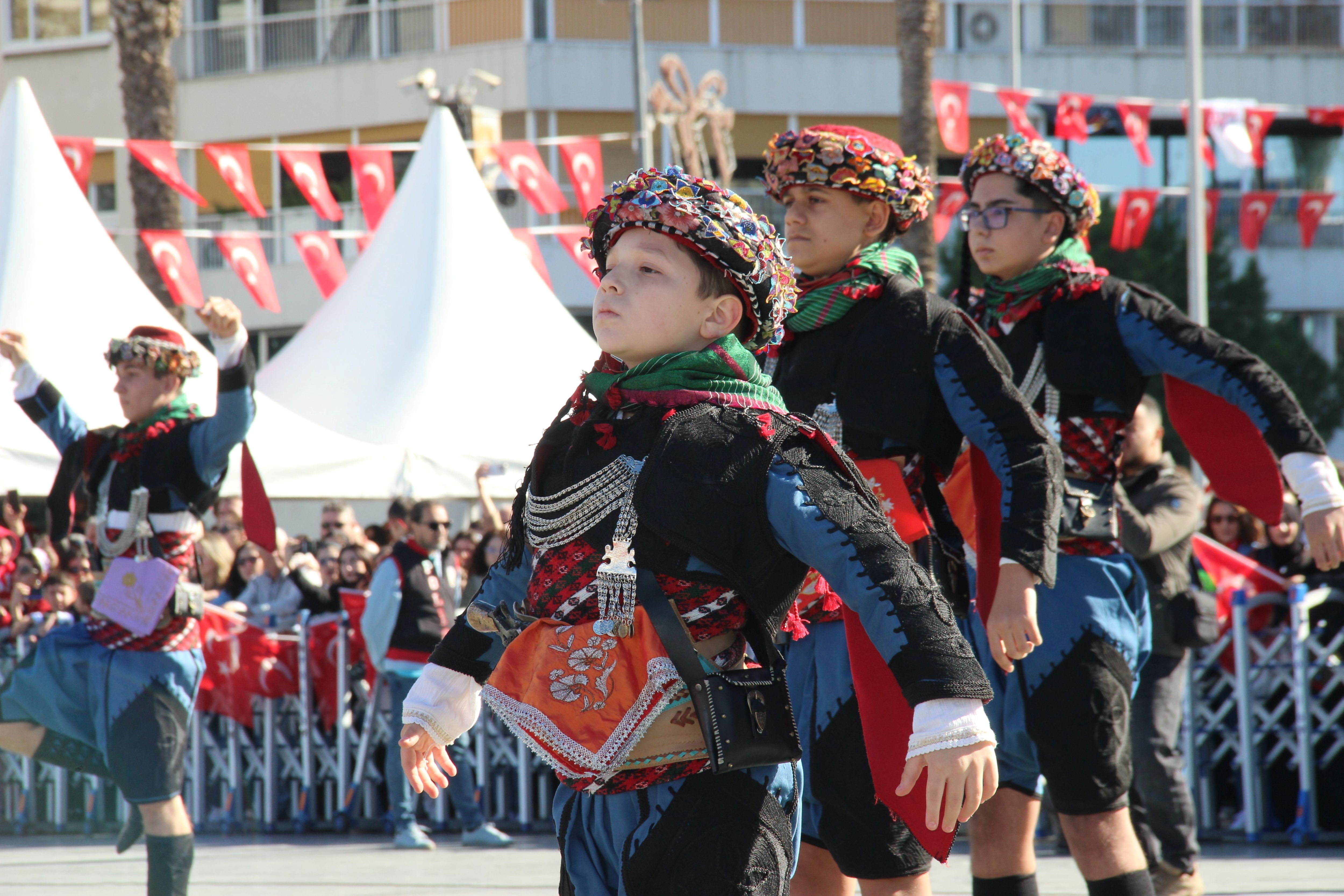 İzmir’de Cumhuriyet’in 102. Yılı Coşkuyla Kutlandı (12)