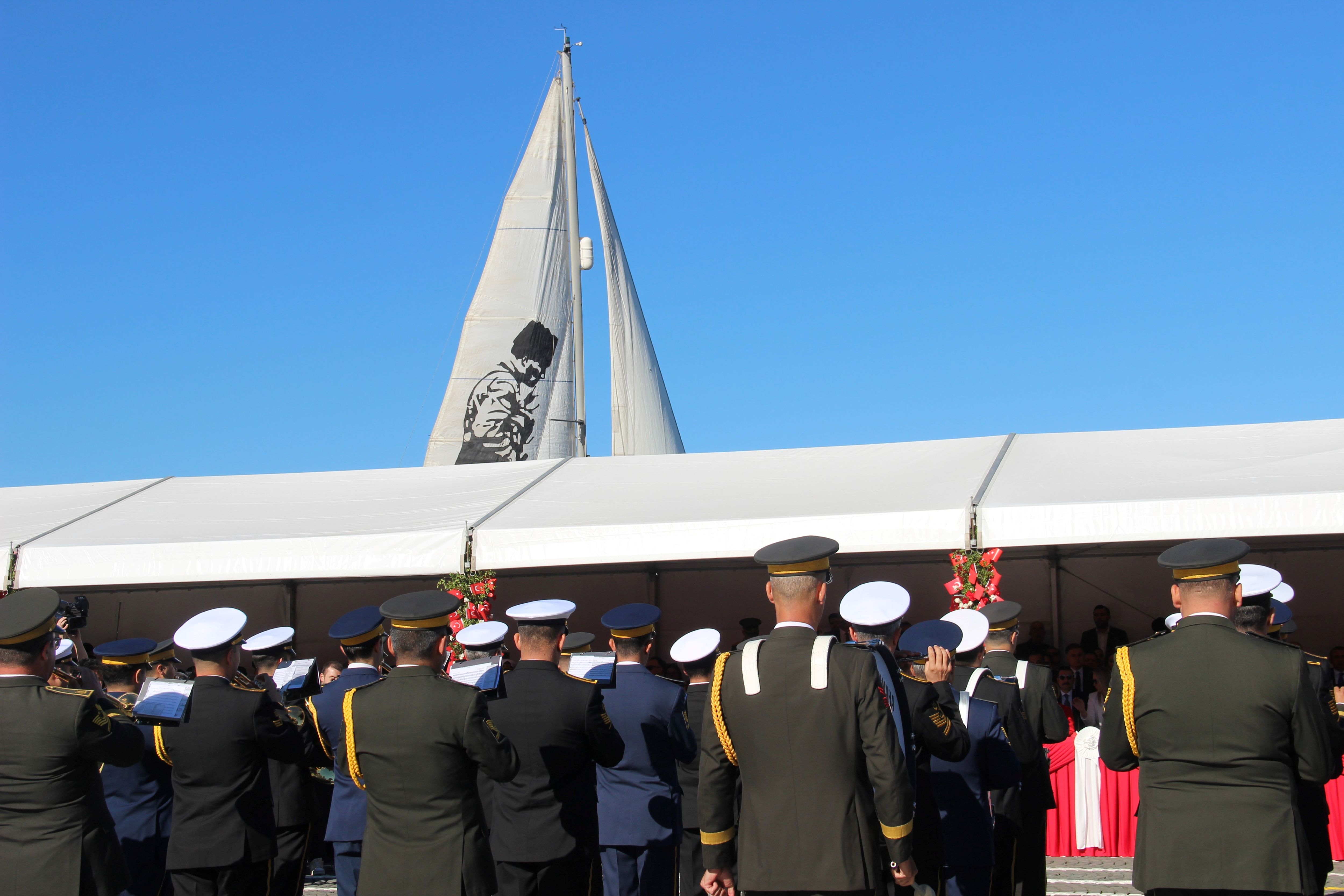 İzmir’de Cumhuriyet’in 102. Yılı Coşkuyla Kutlandı (8)