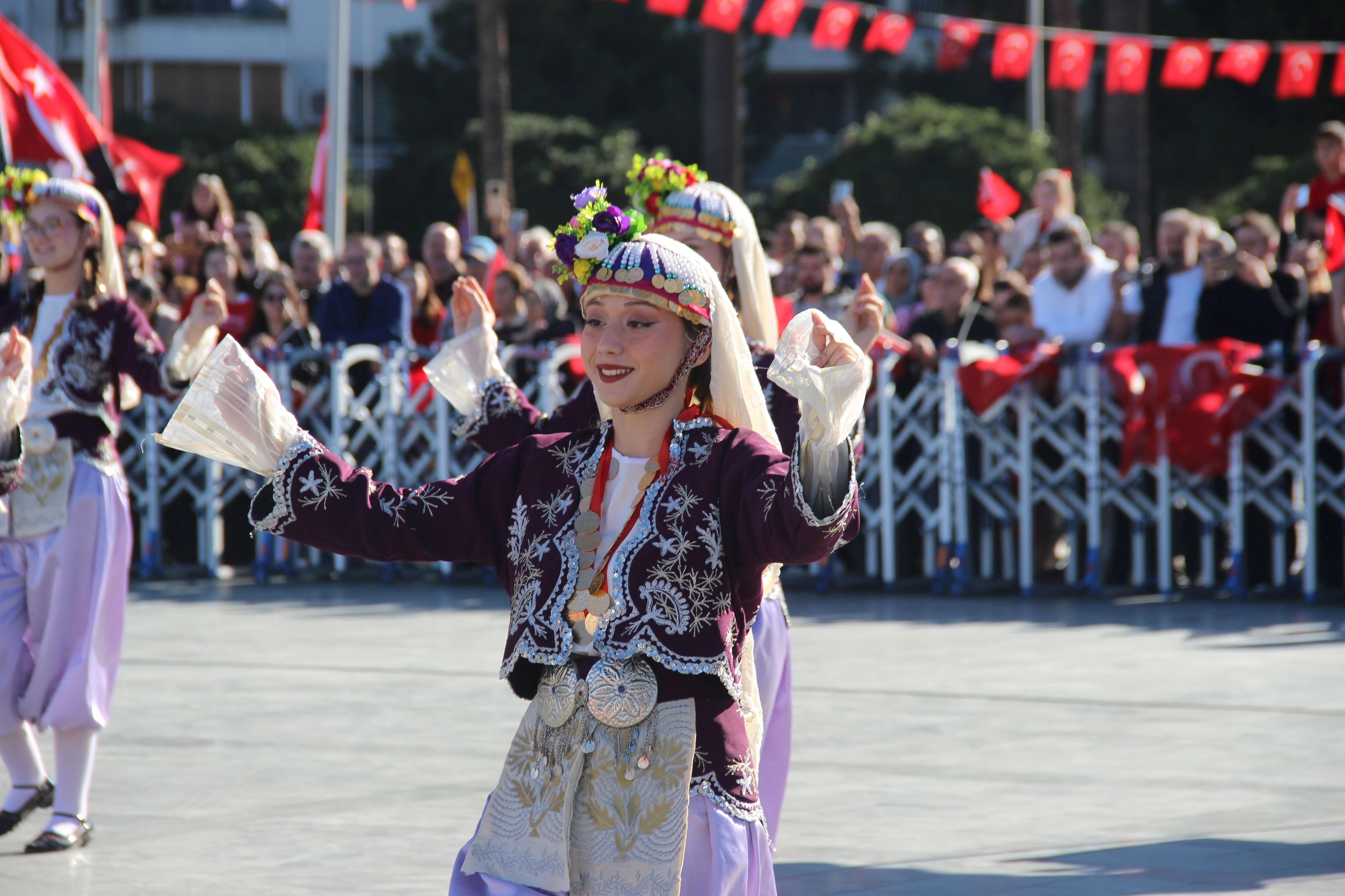 İzmir’de Cumhuriyet’in 102. Yılı Coşkuyla Kutlandı (9)