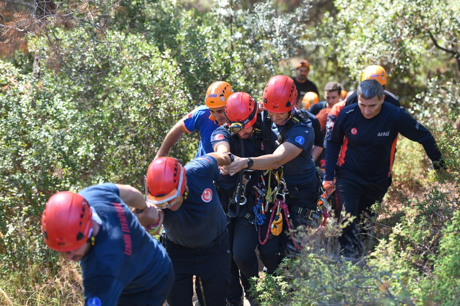 İzmir'de Dağlık Patikalarda Hayat Kurtaran Operasyon (3)