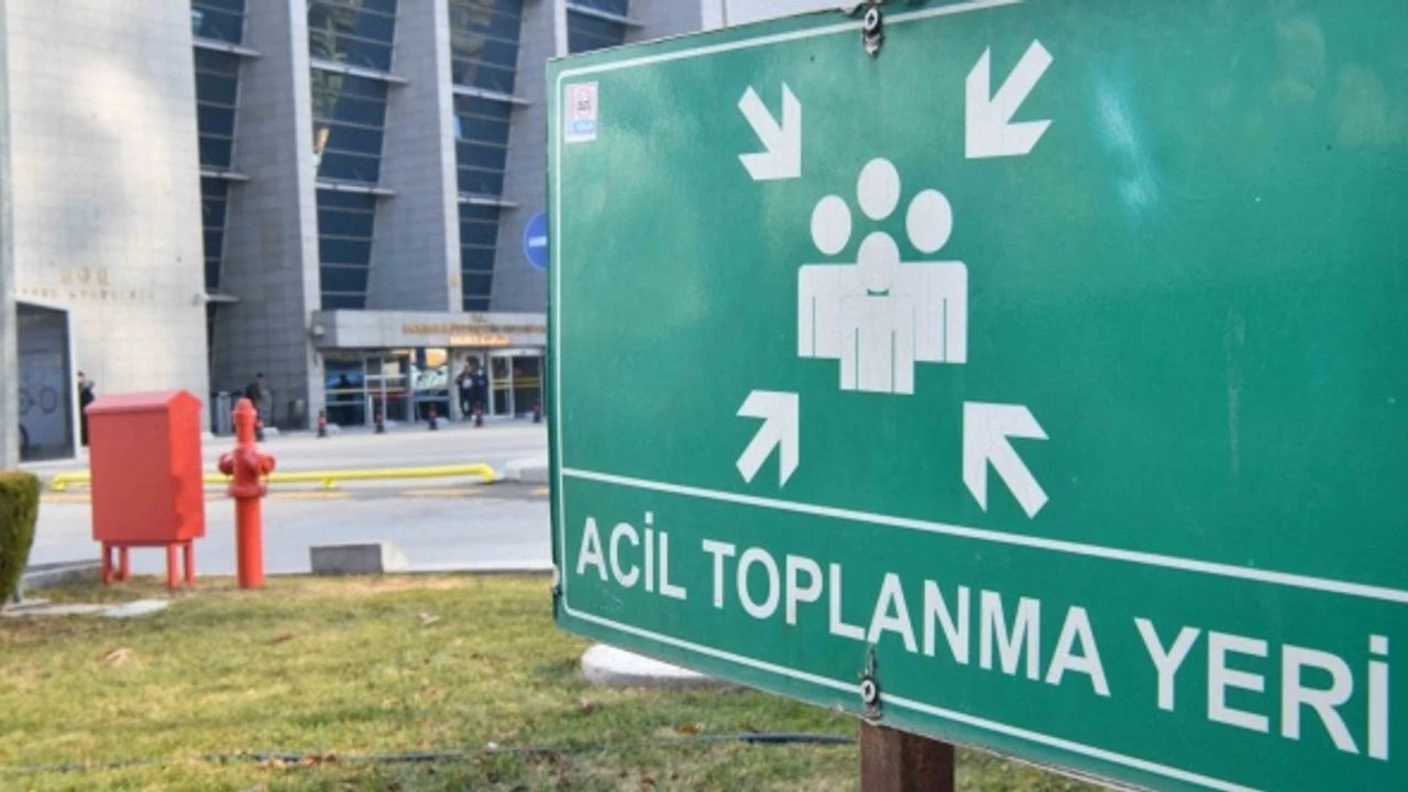 İzmir’de Deprem Toplanma Alanları Nerede 1
