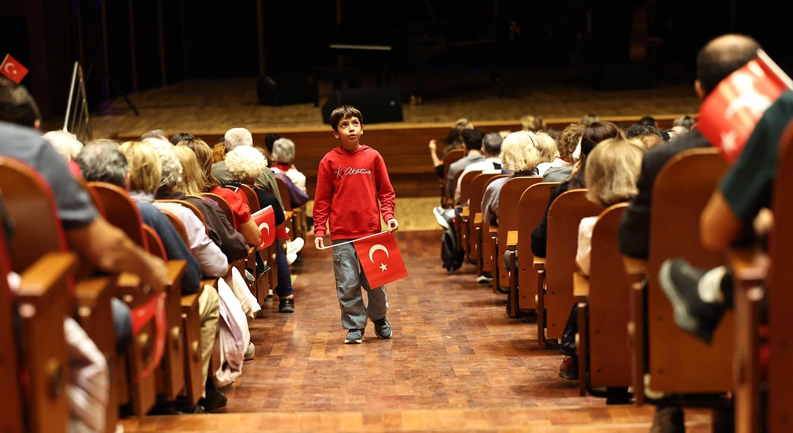 İzmir’de Dilek Türkan’dan Cumhuriyet’e Özel Konser (5)