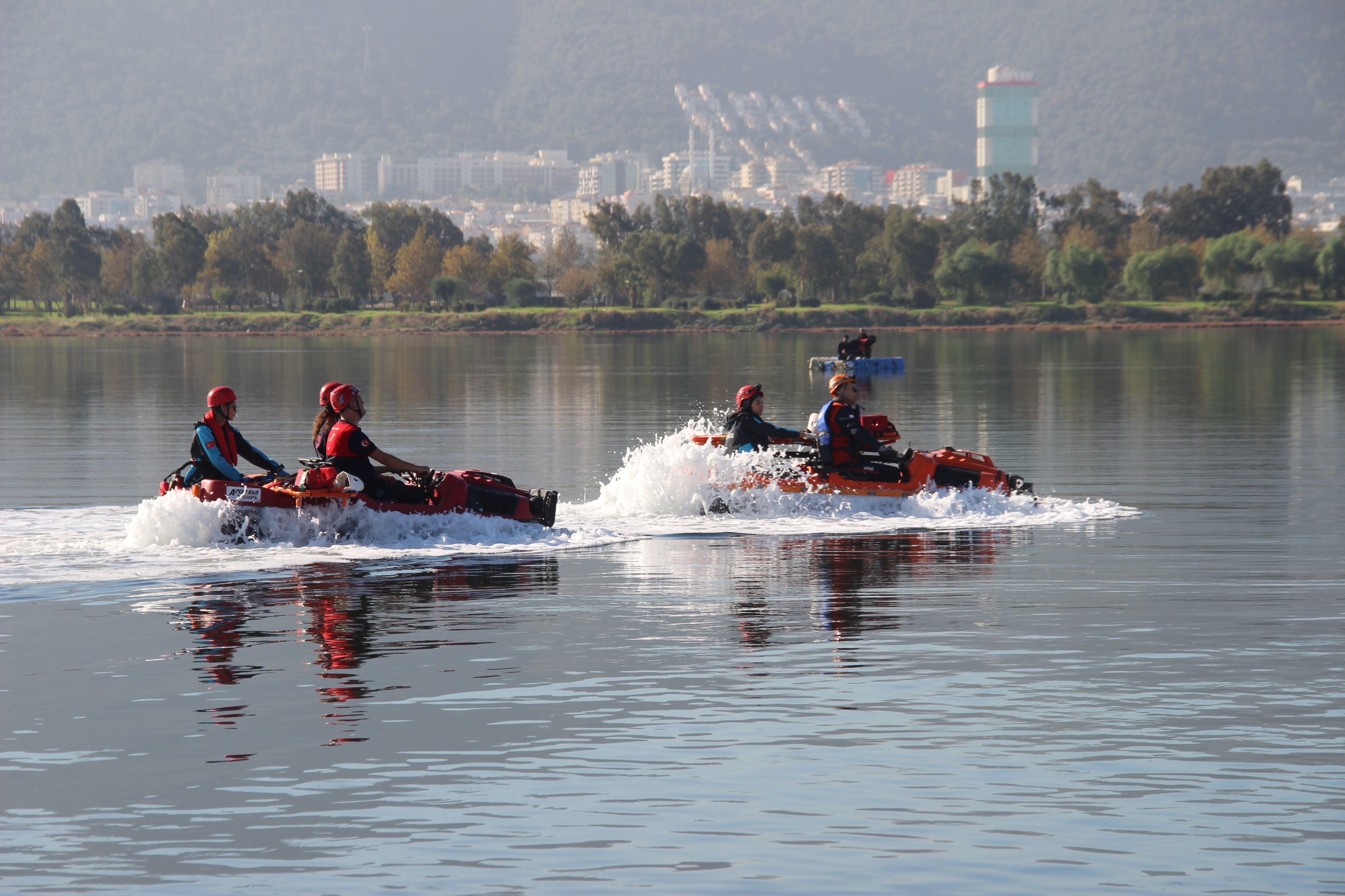 İzmir’de Geniş Çaplı Sel Tatbikatı 180 Personel Sahada (9)