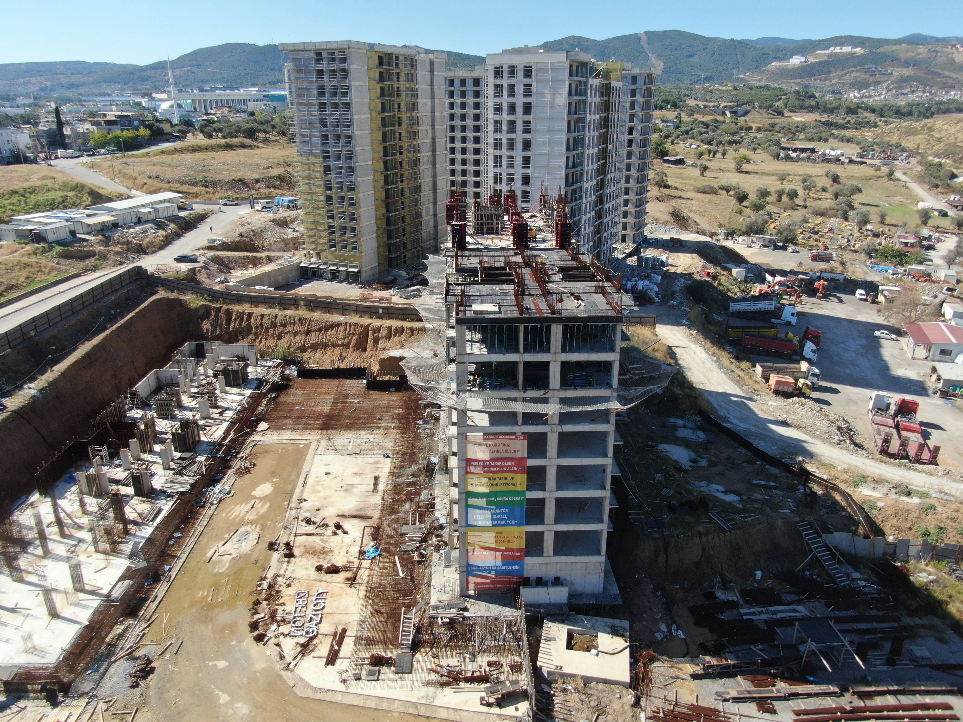 İzmir’de Kentsel Dönüşüm Mağdurları Isyan Etti (6)