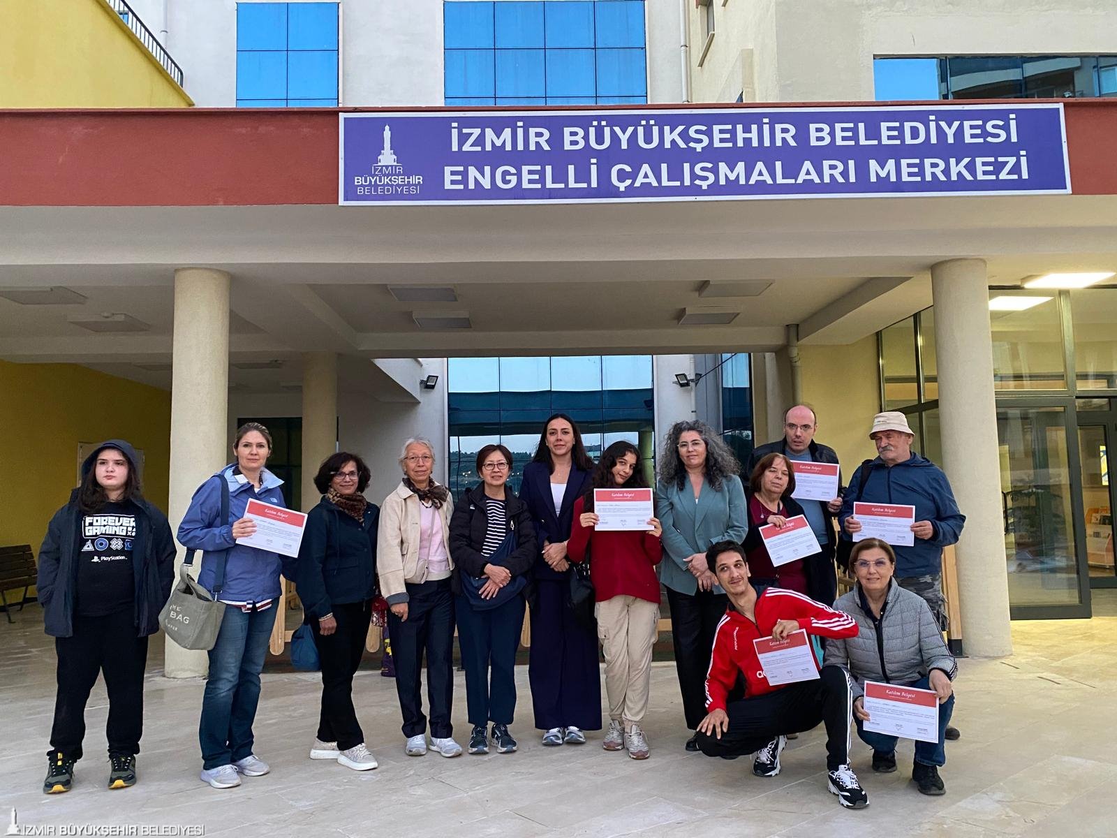 İzmir’de Sanatla Terapi Atölyesi Engellilere Umut Oldu (8)