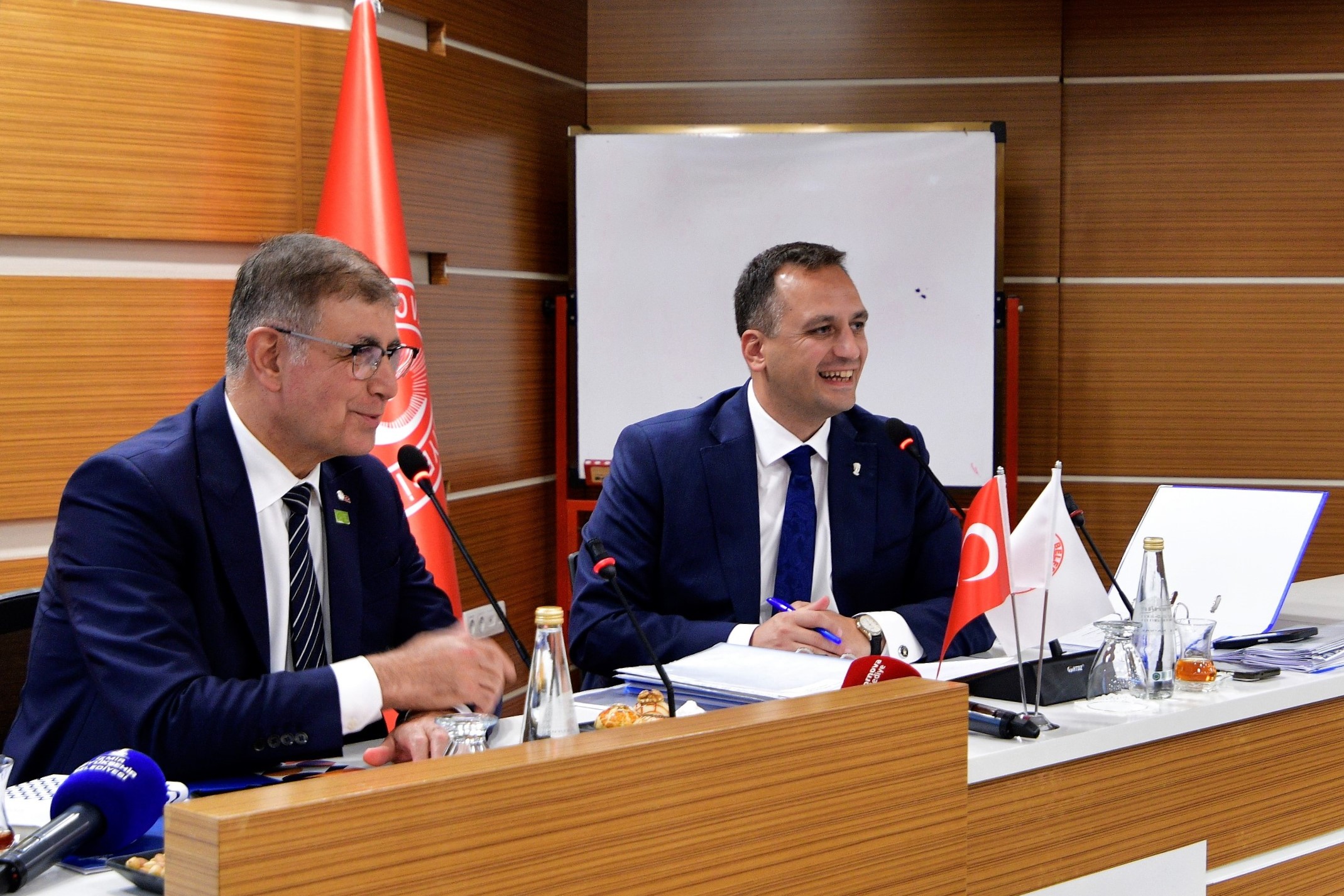 İzmir’in Iki Başkanı Bornova Için Buluştu Tugay Ve Eşki Geleceği Birlikte Planladılar (10)
