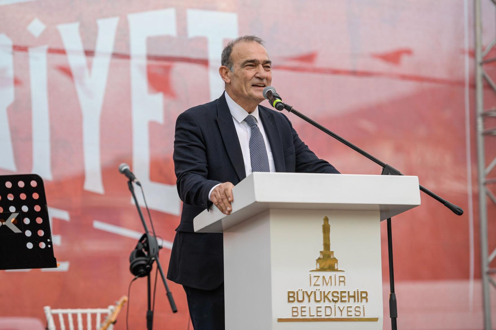 İzmir’in Ilçelerinde 'Cumhuriyet Her Yerde' Coşkusu Sürüyor Sıra Tire’de (5)