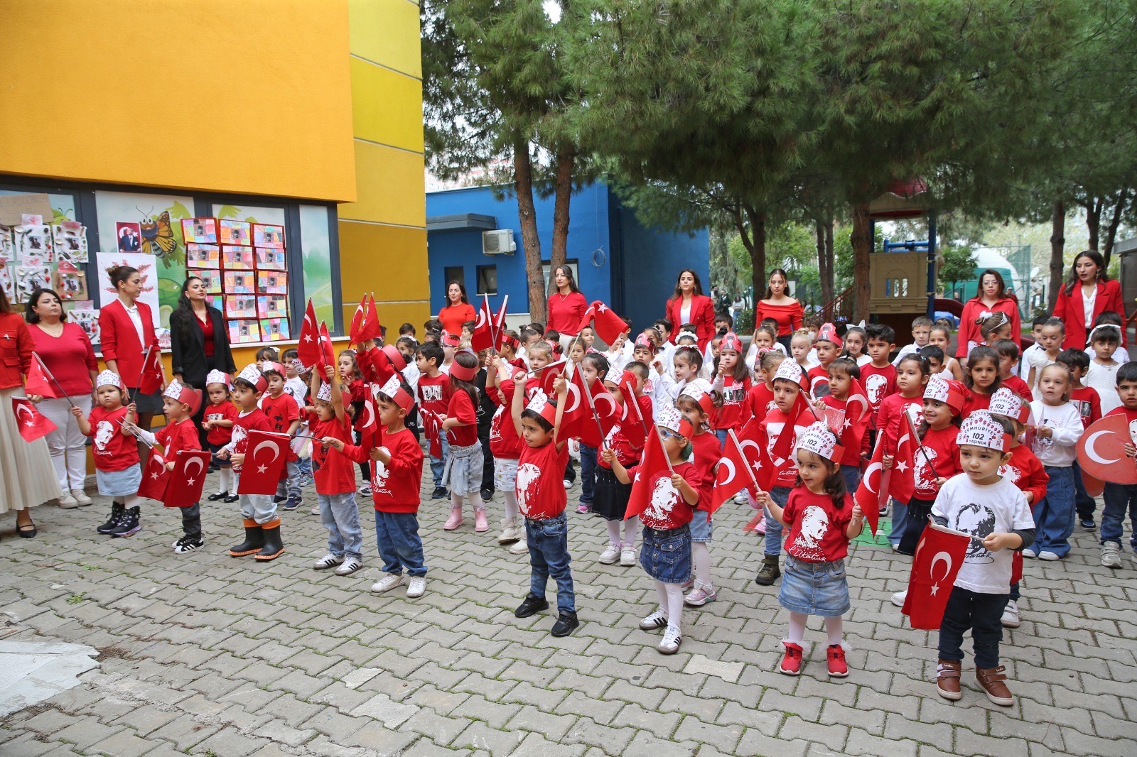 Karşıyaka 7’Den 77’Ye Cumhuriyet Coşkusuyla Ayağa Kalktı! (5)