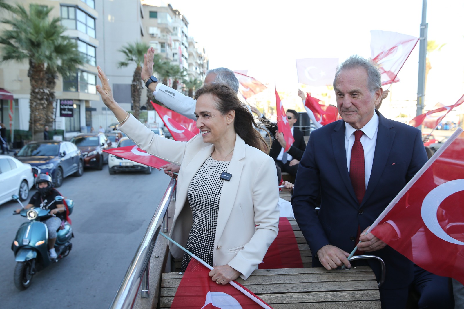 Karşıyaka, Cumhuriyet Coşkusuyla Tek Yürek Oldu (3)