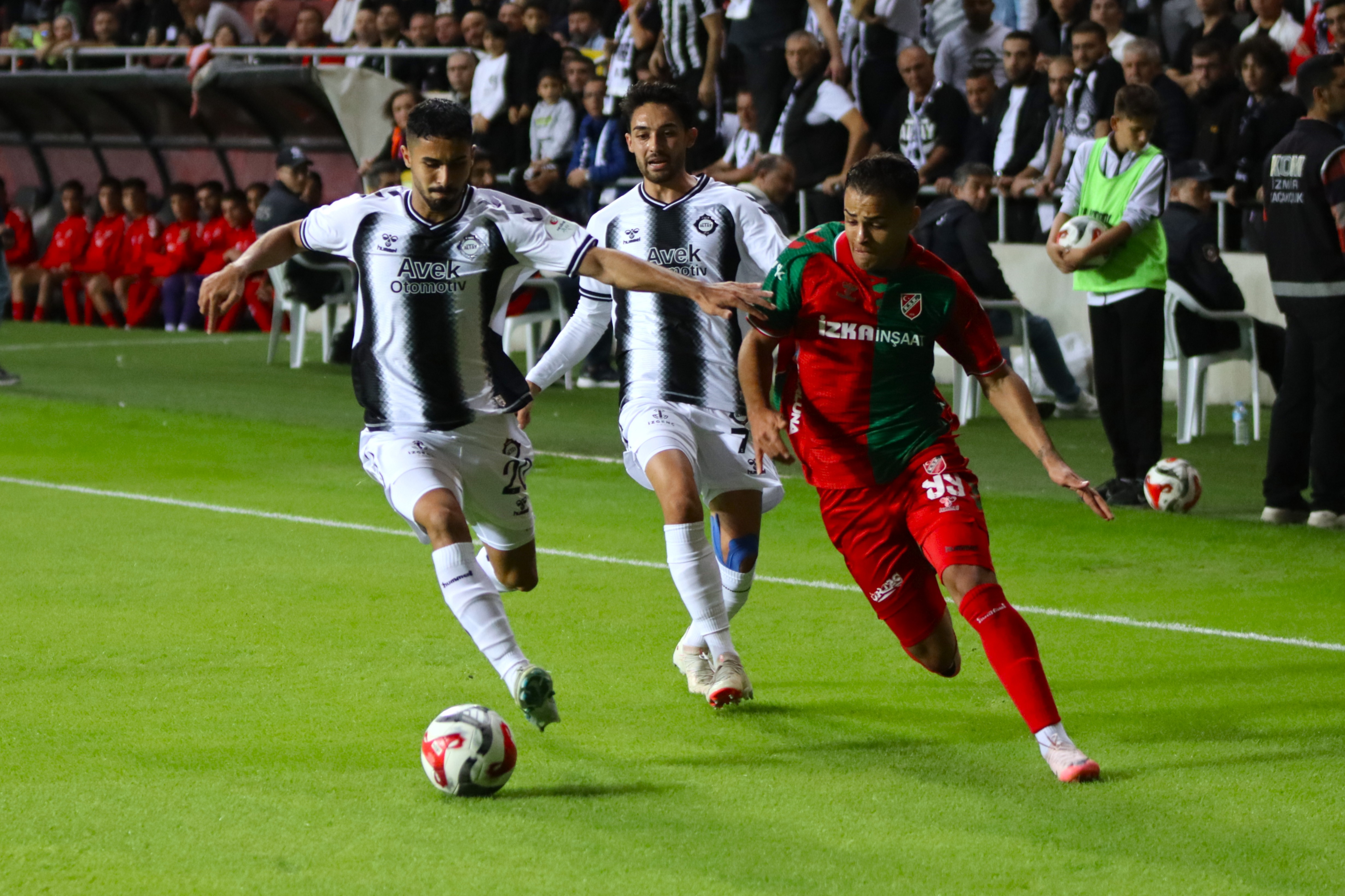 Karşıyaka Öne Geçti, Altay Bırakmadı İzmir Derbisinde Kazanan Yok (12)