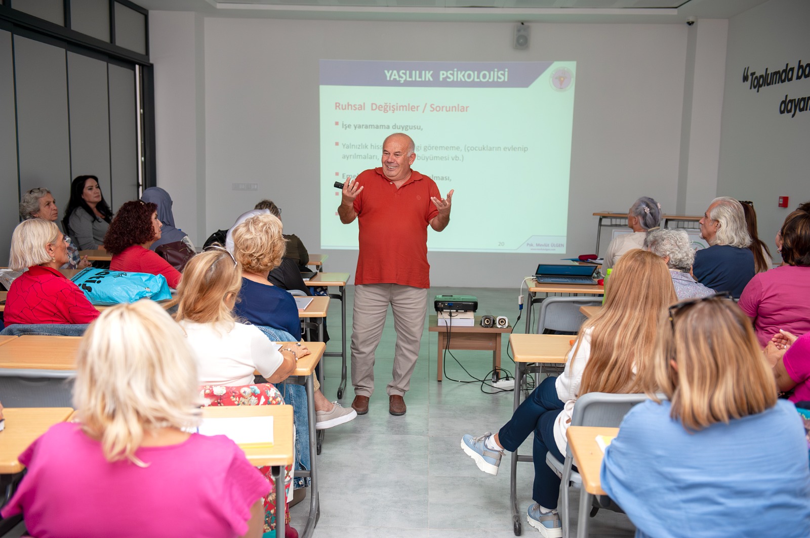 Karşıyaka’da 3. Yaş Üniversitesi’nde Yeni Dönem Başladı (5)