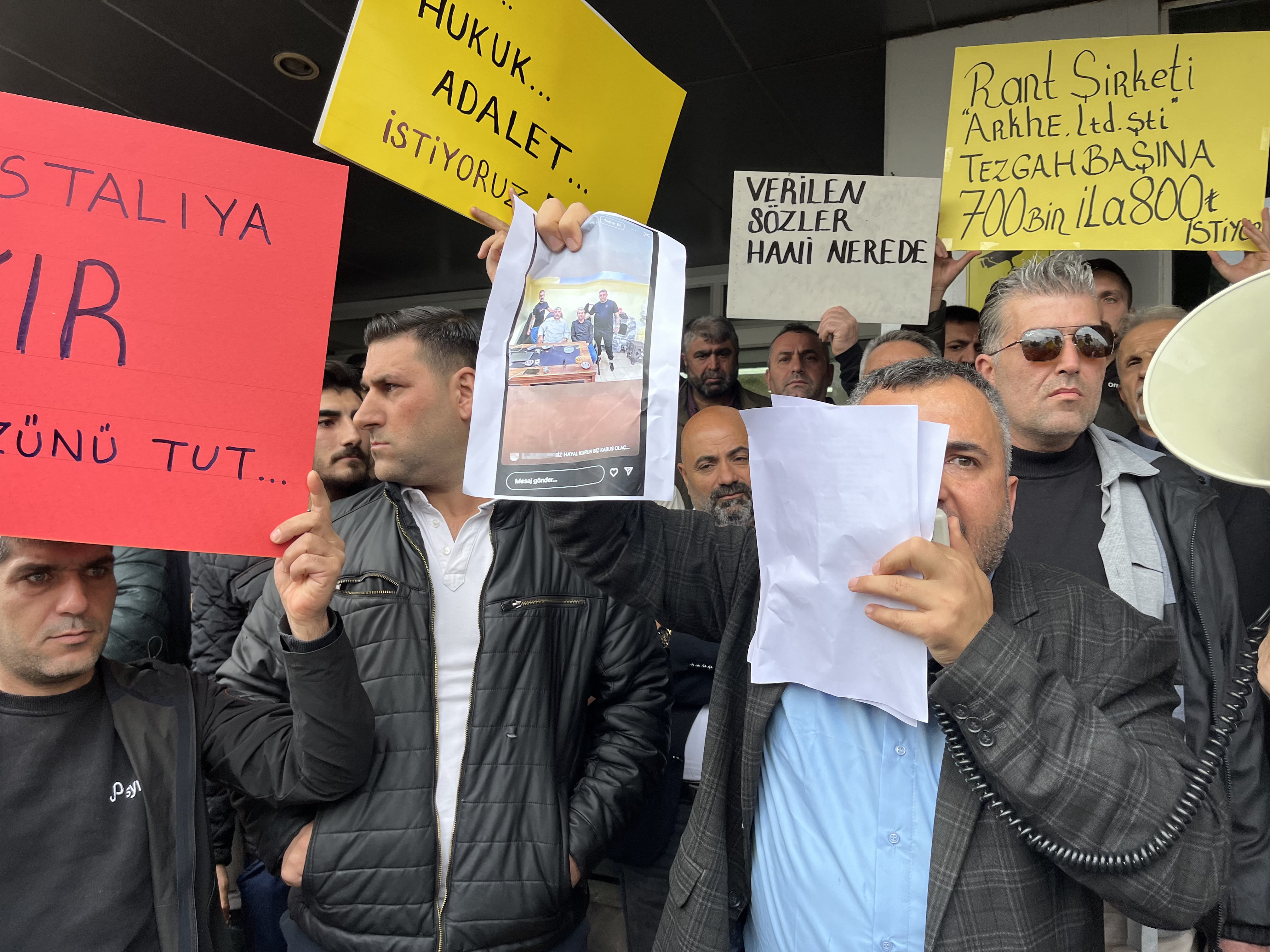 Karşıyaka’da '800 Bin Tl’ye Tezgah Satışı' Iddiası Bostanlı Pazarı Için Protesto Büyüyor (1)