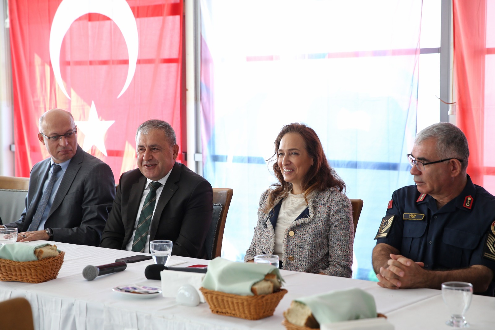 Karşıyaka’da Birlik Tablosu Başkan Ünsal Ve Muhtarlar Aynı Sofrada Buluştu (8)