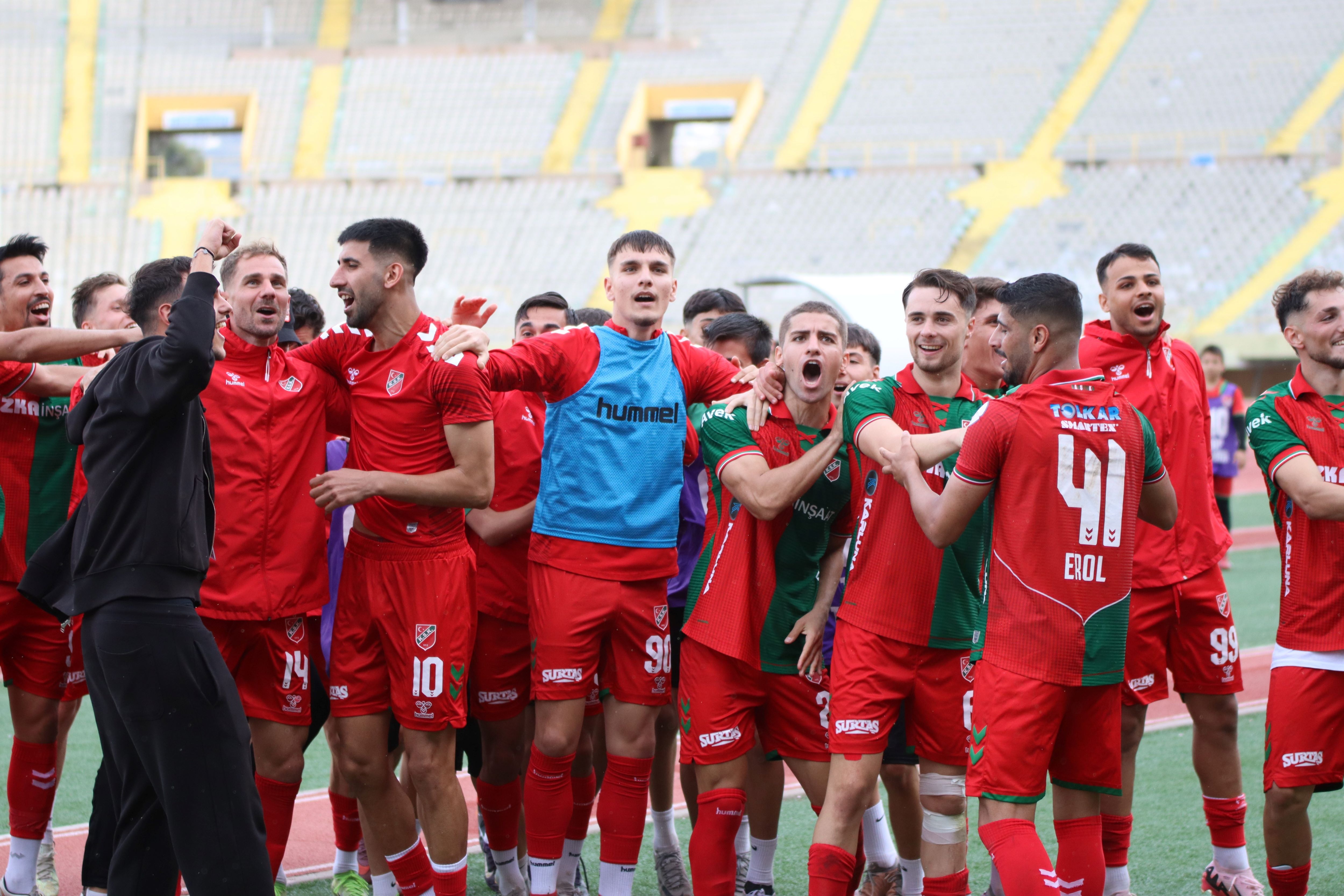 Karşıyaka’dan Kusursuz Seri Liderliğe Yerleştiler (2)