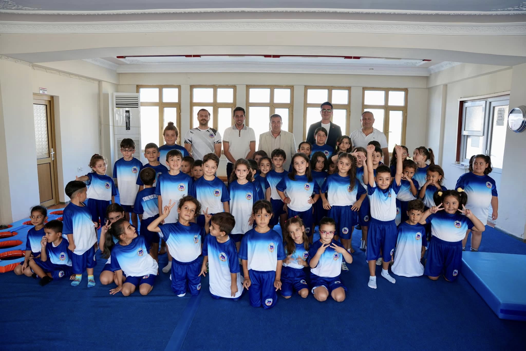 Kemalpaşa Belediyesi’nden 1800 Spor Malzemesi Desteği (2)