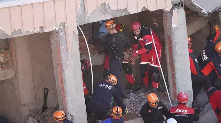 Kocaeli Gebze Çöken Bina (2)