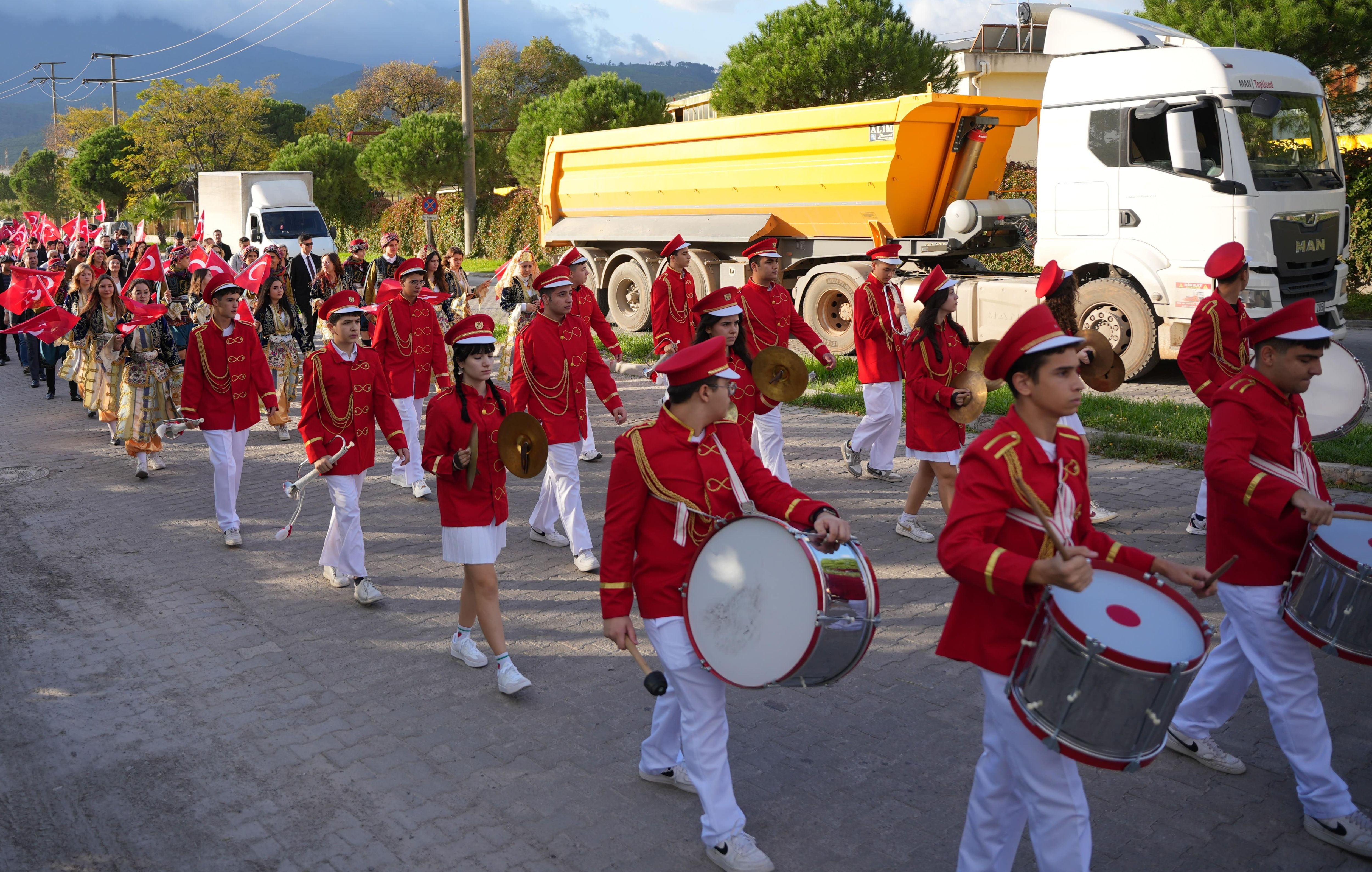 Kosbi̇’de 29 Ekim Coşkusu (4)