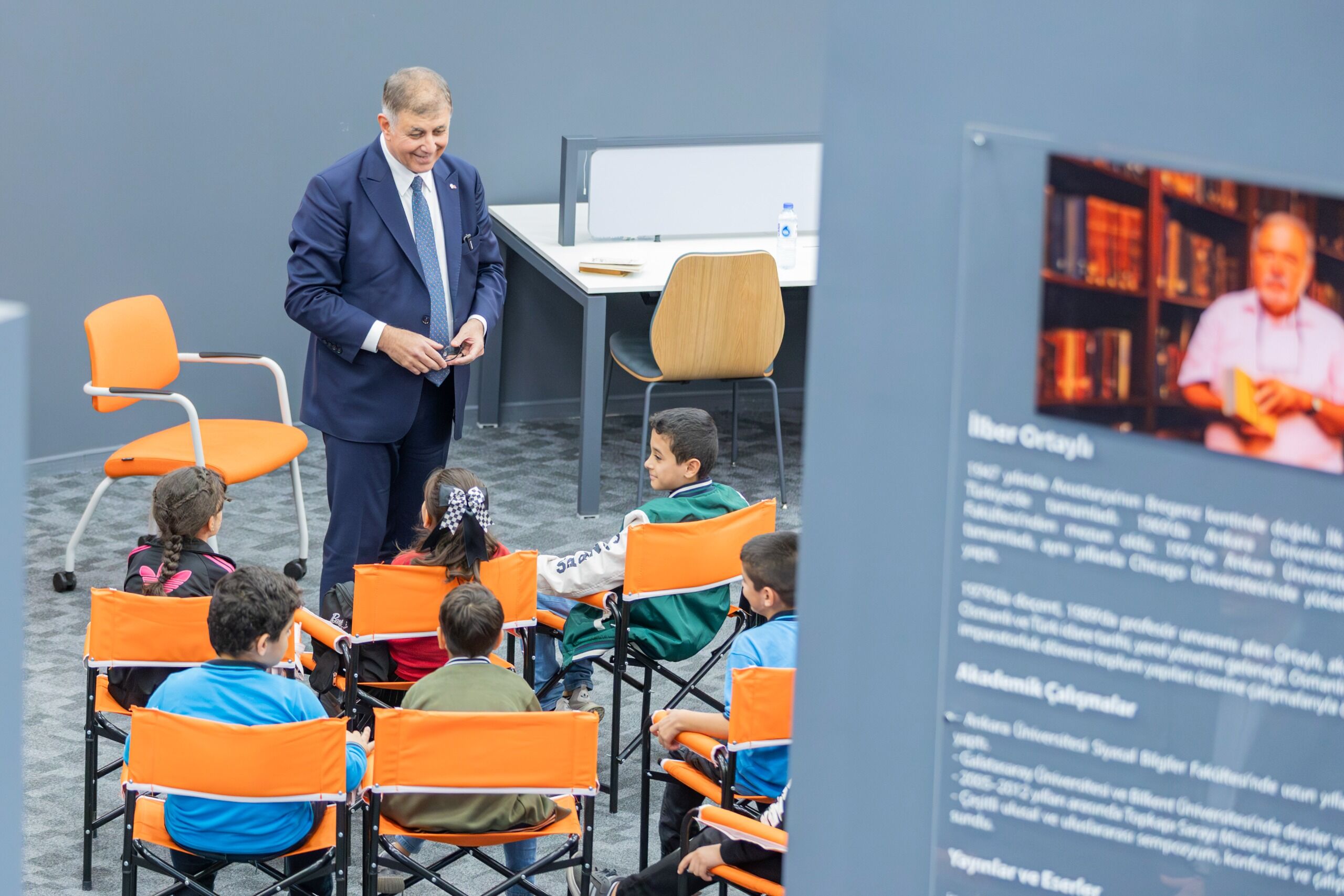 Kültürpark’ta Masalsı Gün Cemil Tugay Ve Minikler Bir Arada (2)