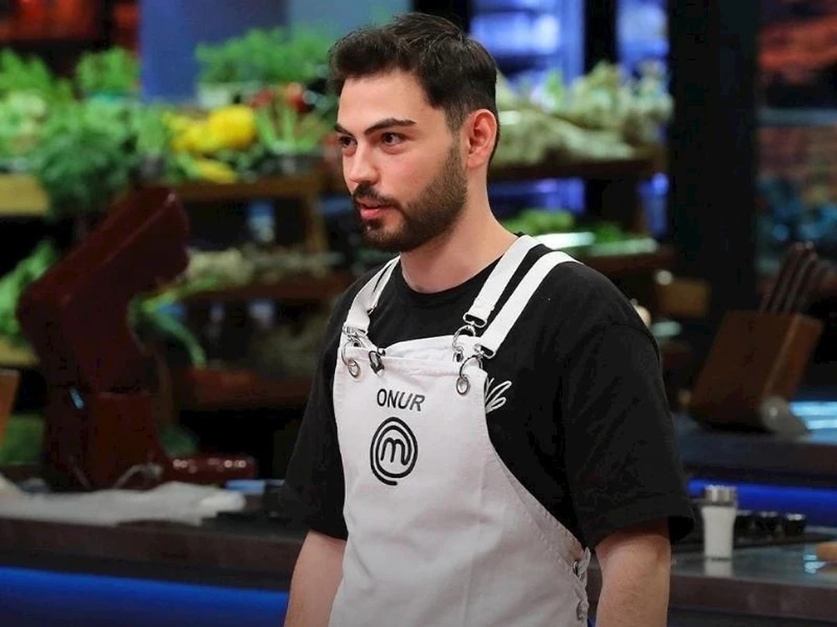 Masterchef'te Gizlice Telefon Kullanan Yarışmacı Kim (1)