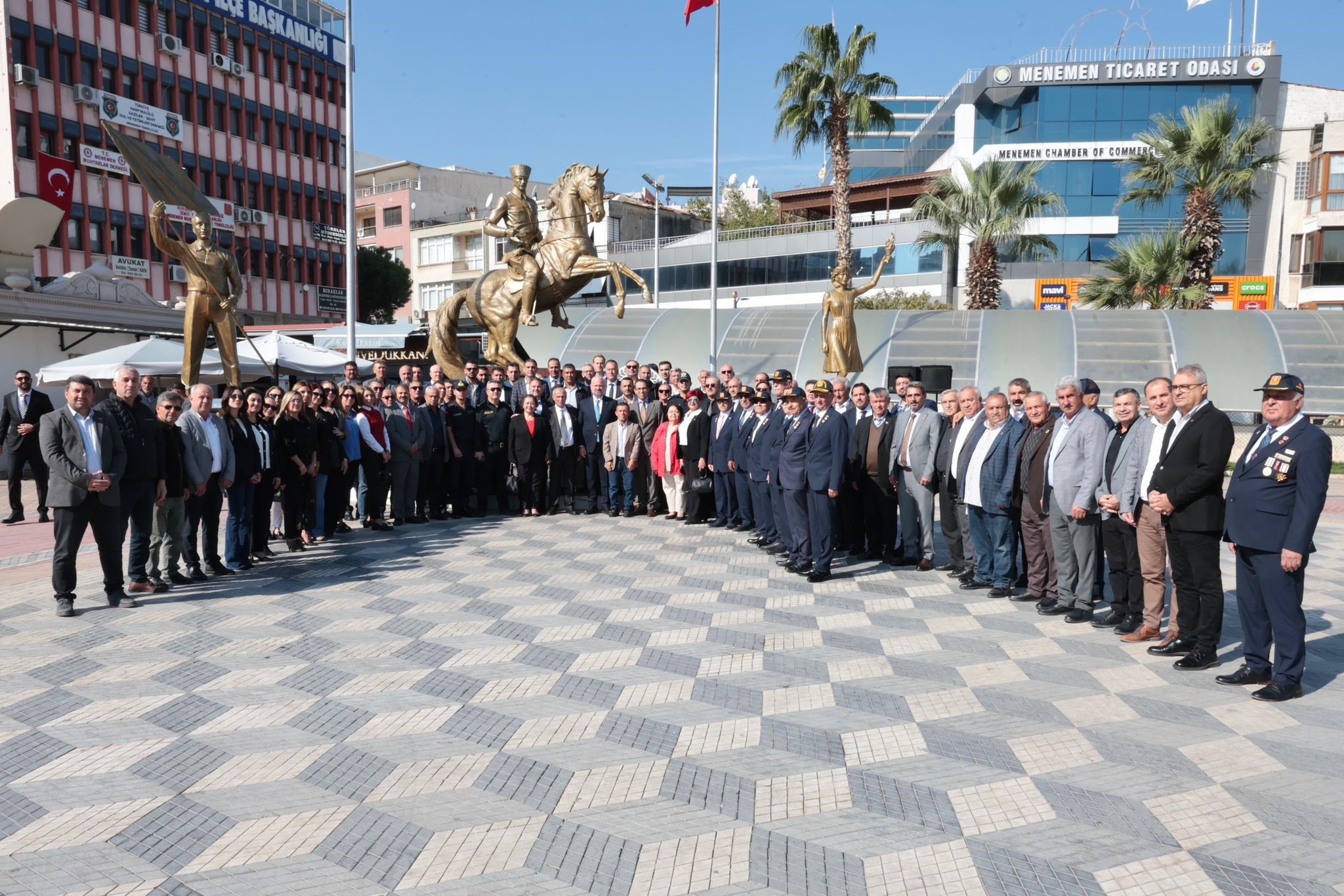 Menemen’de Muhtarlar Günü Coşkuyla Kutlandı (3)