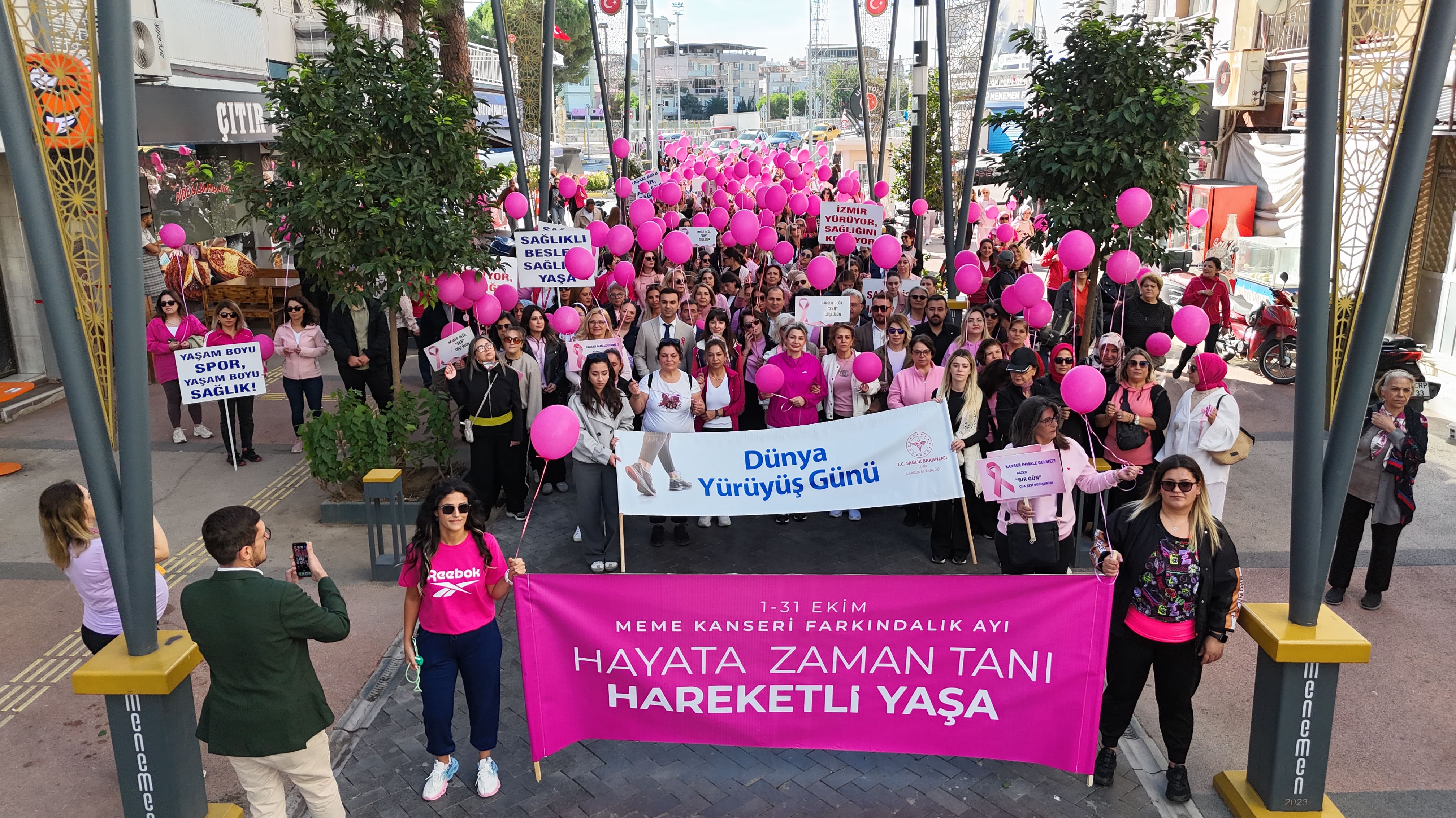 Menemenli Kadınlar Kansere Karşı Farkındalık Için Yürüdü (5)