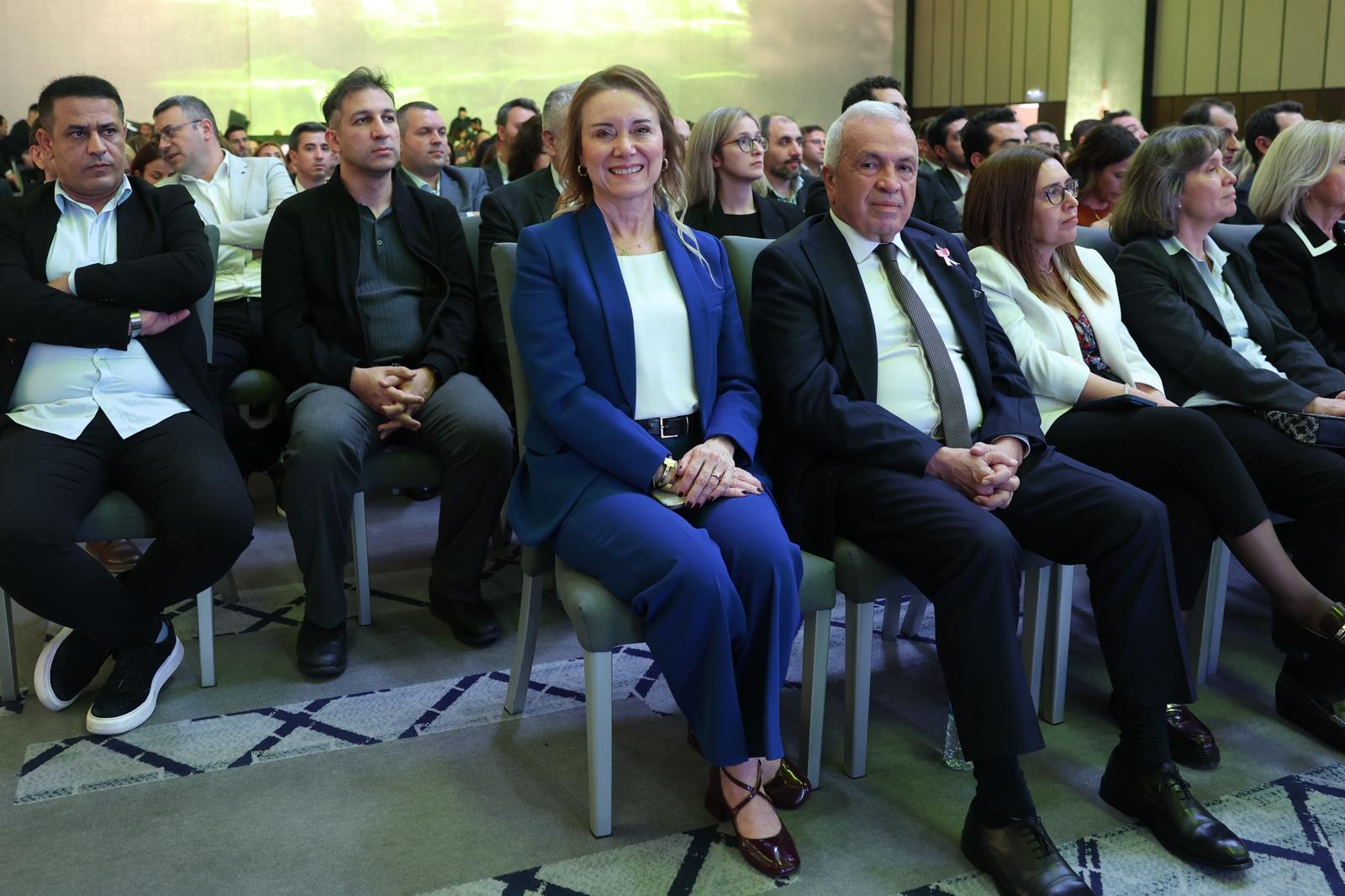 Mesleki Eğitimle Kadınları Güçlendiren Konak, Büyük Ödül Kazandı! (1)